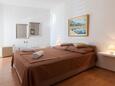 Makarska, Bedroom 1 in the house, air condition available and WiFi.