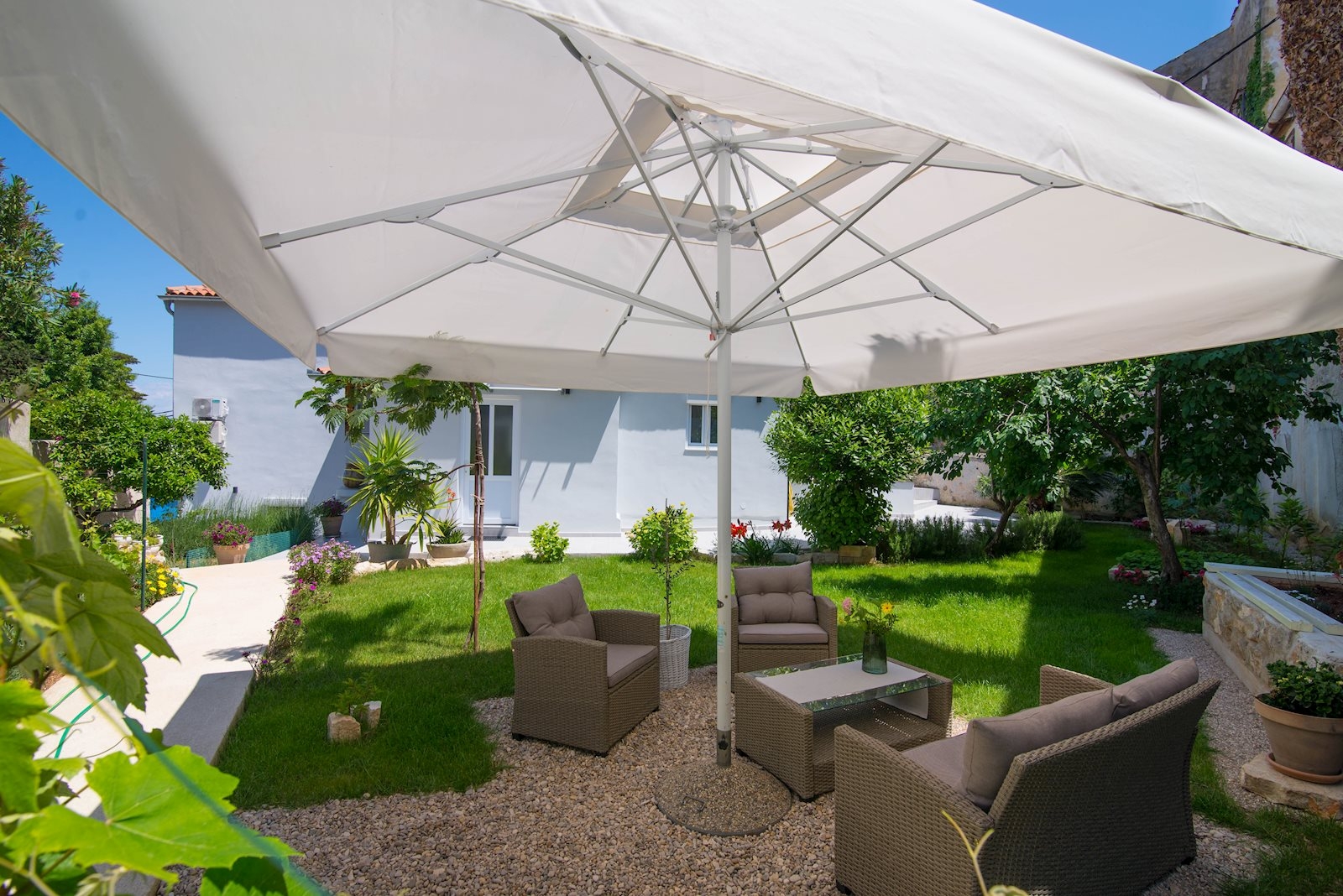 One bedroom apartment with terrace Veli Lošinj, Lošinj (A-19801-b)