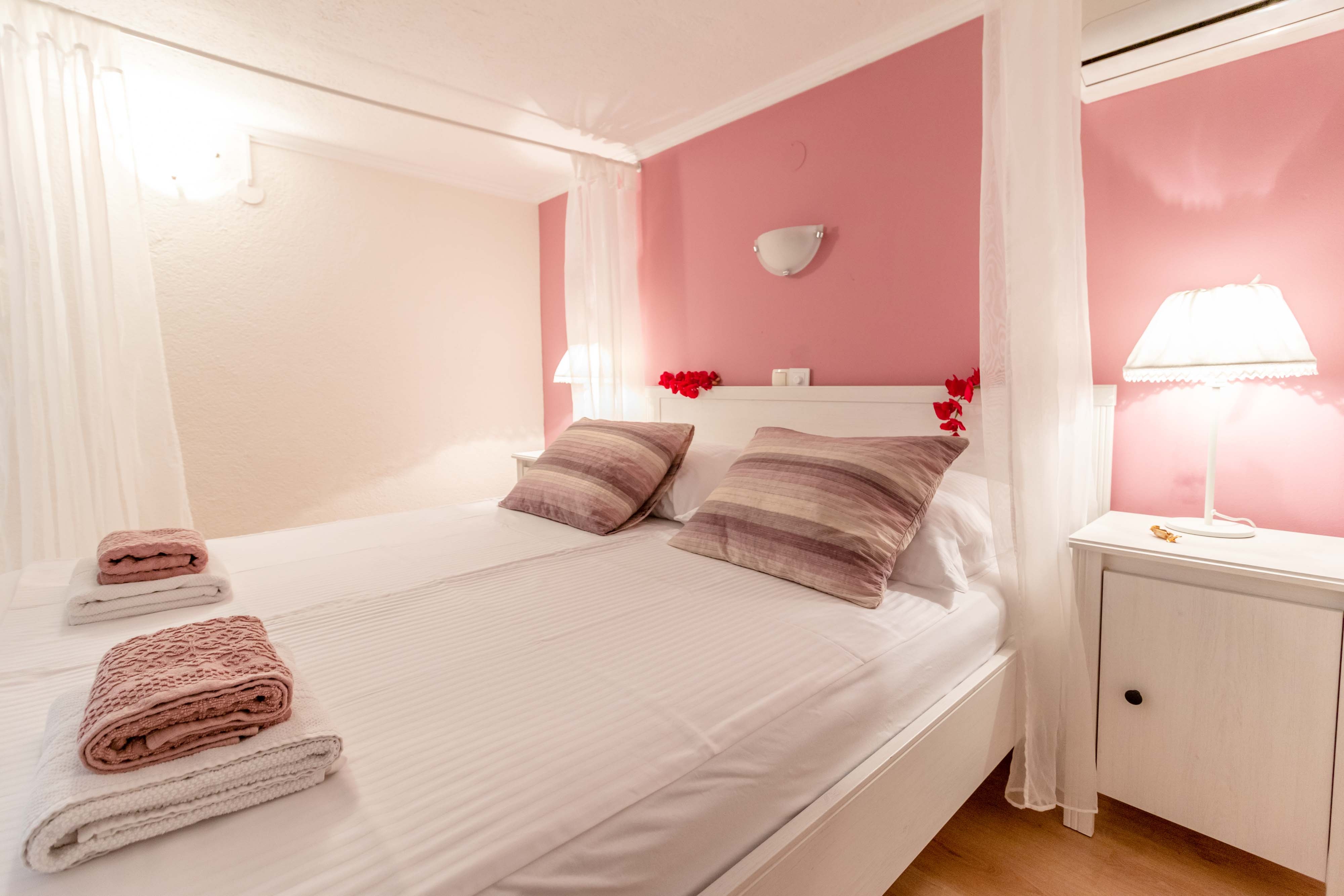 Two bedroom apartment with terrace Banjol, Rab  A-a