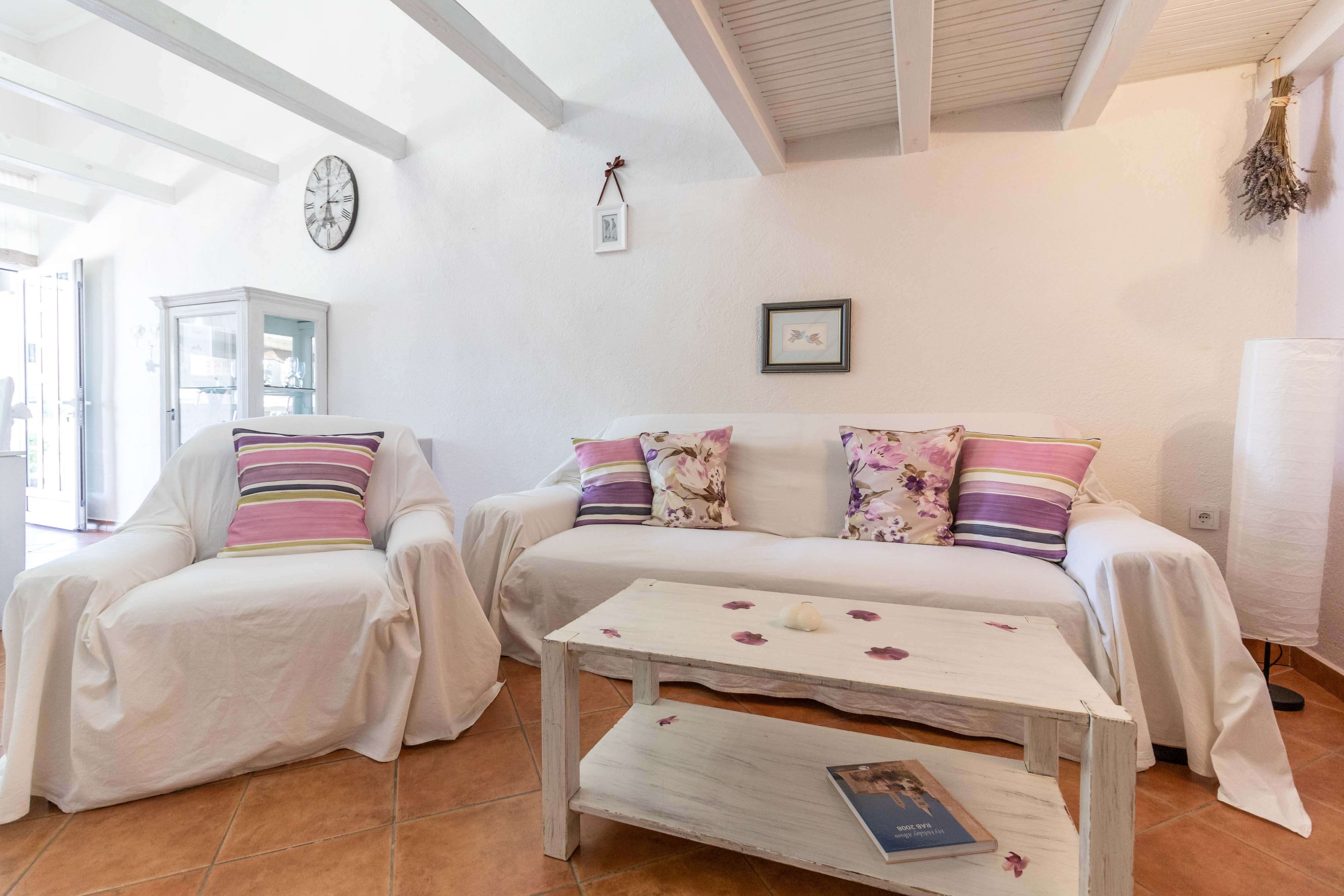 Two bedroom apartment with terrace Banjol, Rab (A-19804-a)