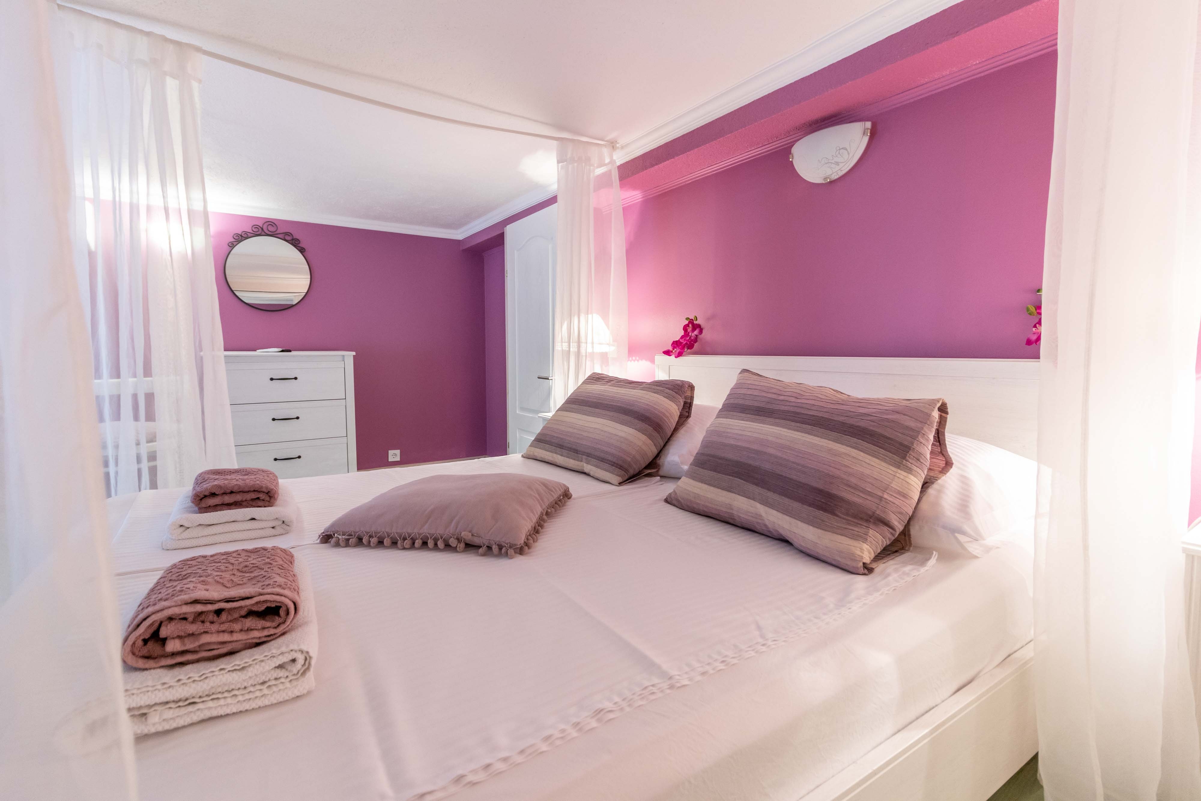 Two bedroom apartment with terrace Banjol, Rab  A-b