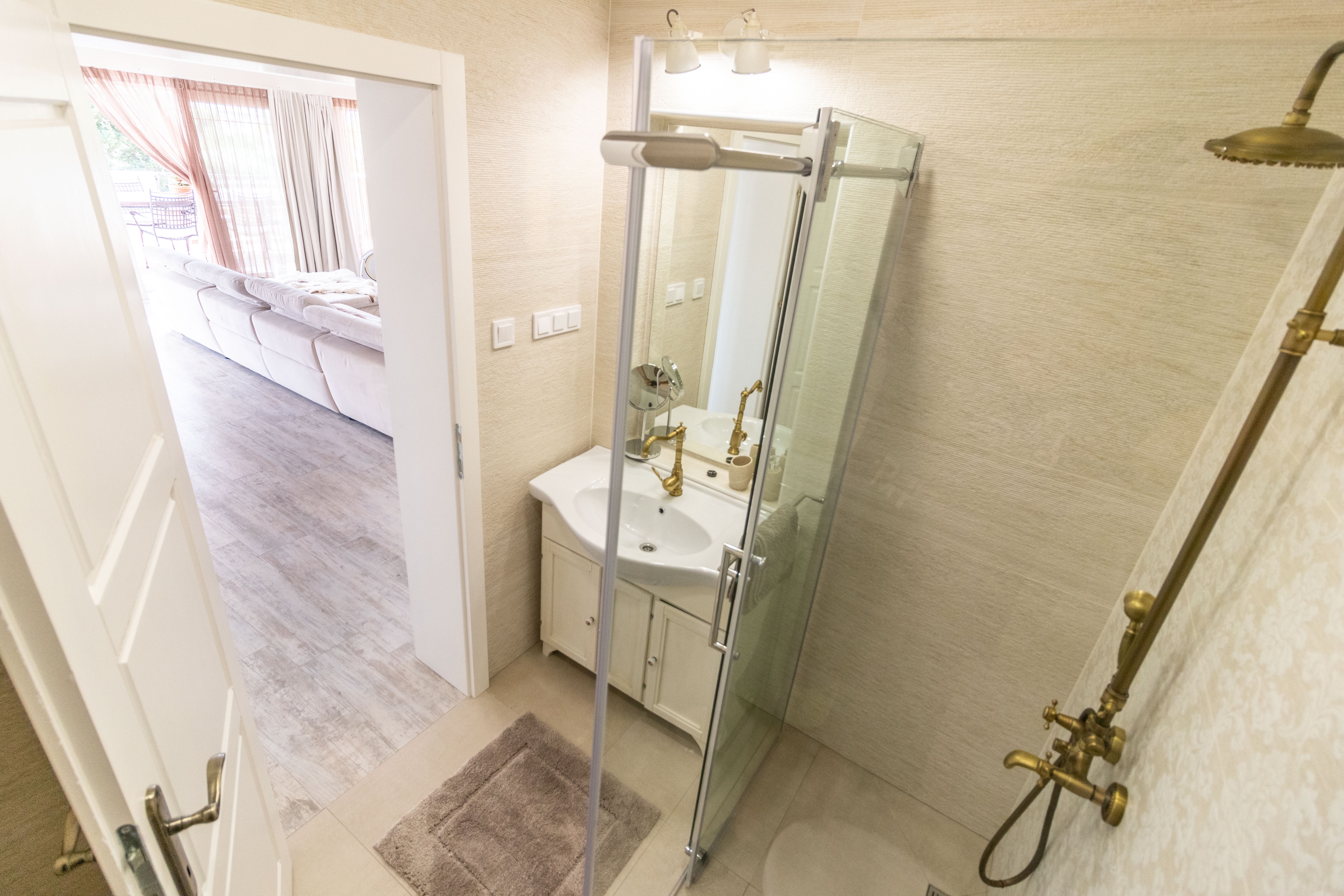 Two bedroom apartment with balcony and sea view Banjol, Rab  A-d