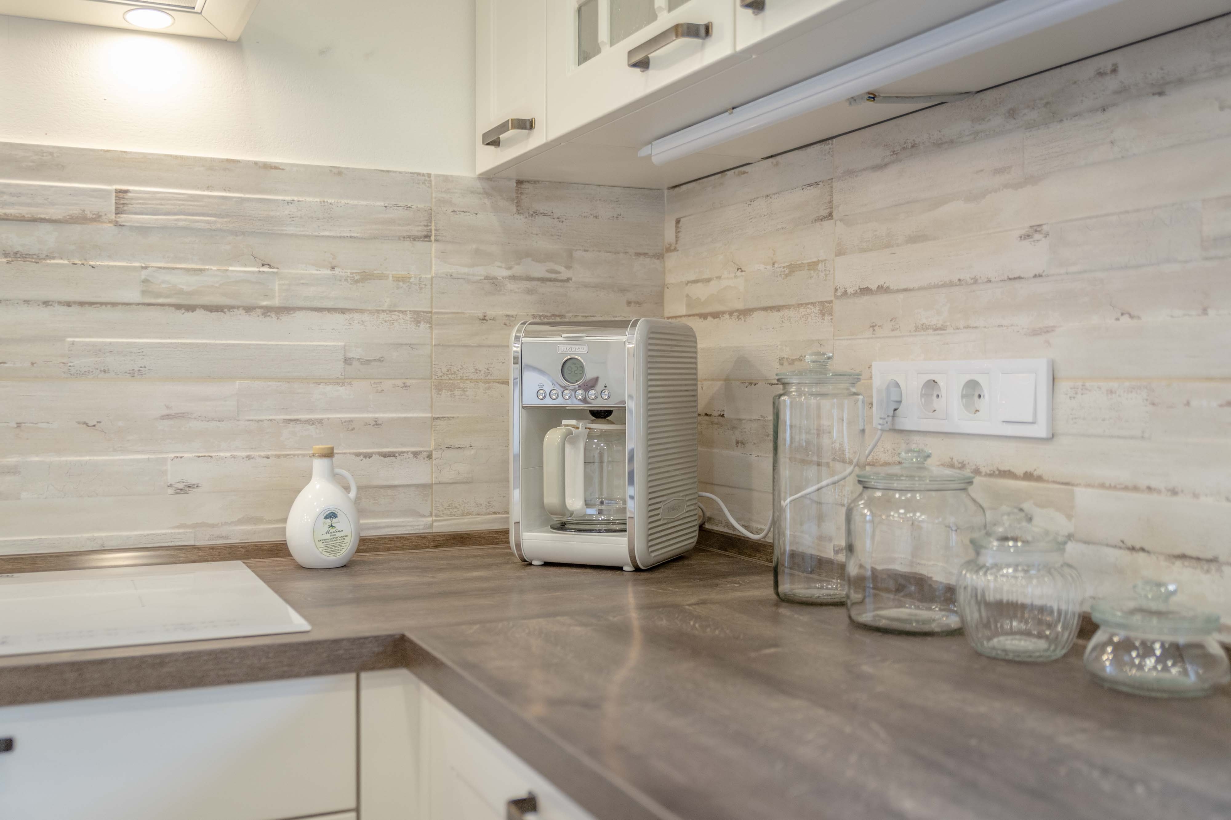Two bedroom apartment with balcony and sea view Banjol, Rab  A-d