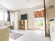 Living room Rogač, Living room in the apartment, air condition available and WiFi.