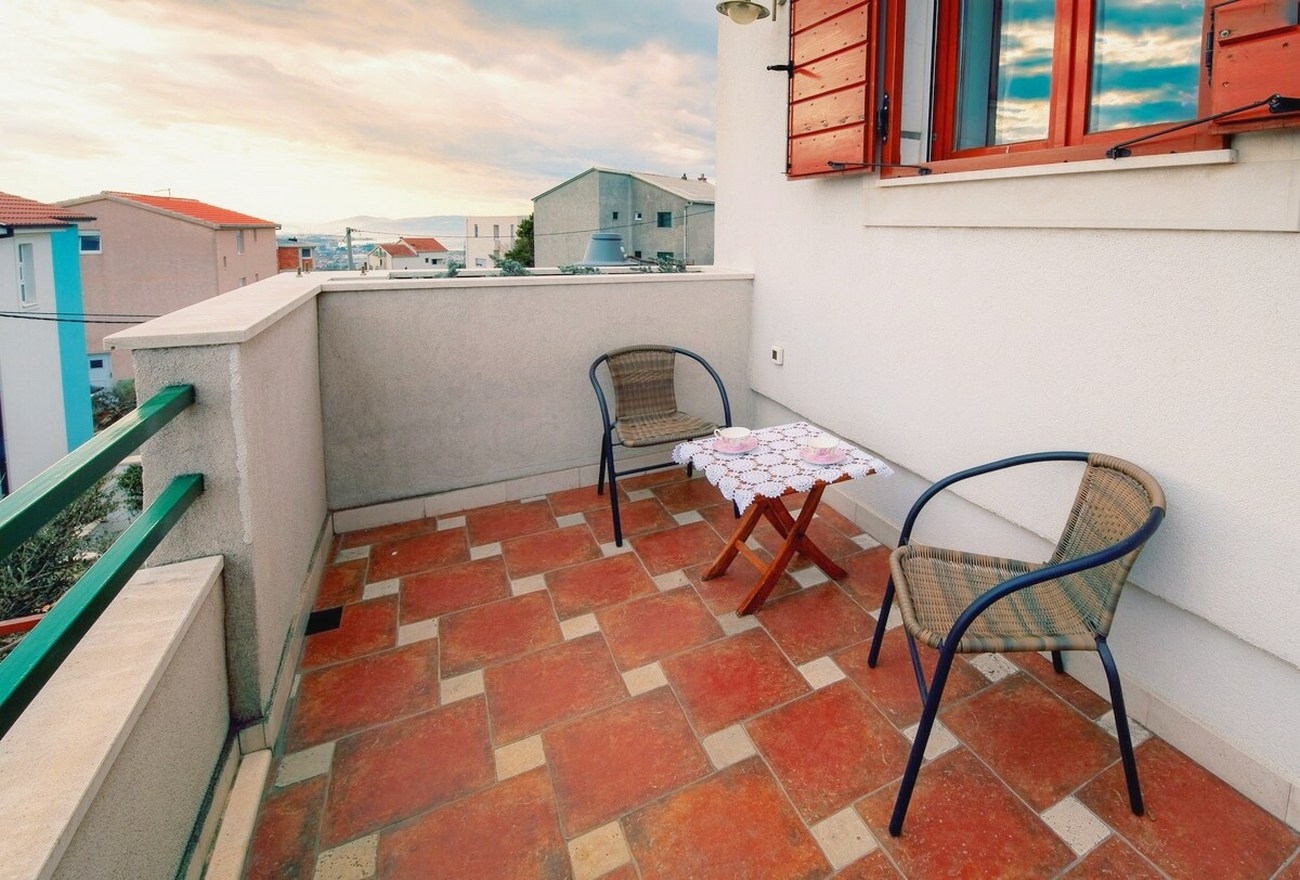 Four bedroom house with terrace and sea view Mravince, Split  K