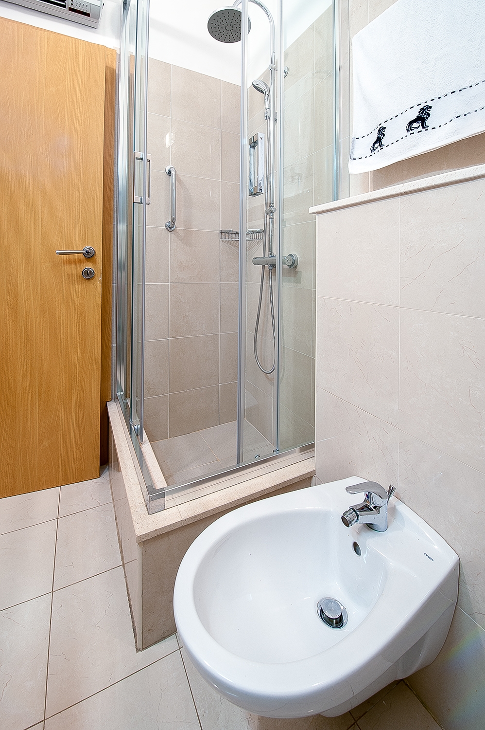 Four bedroom house with terrace and sea view Mravince, Split  K