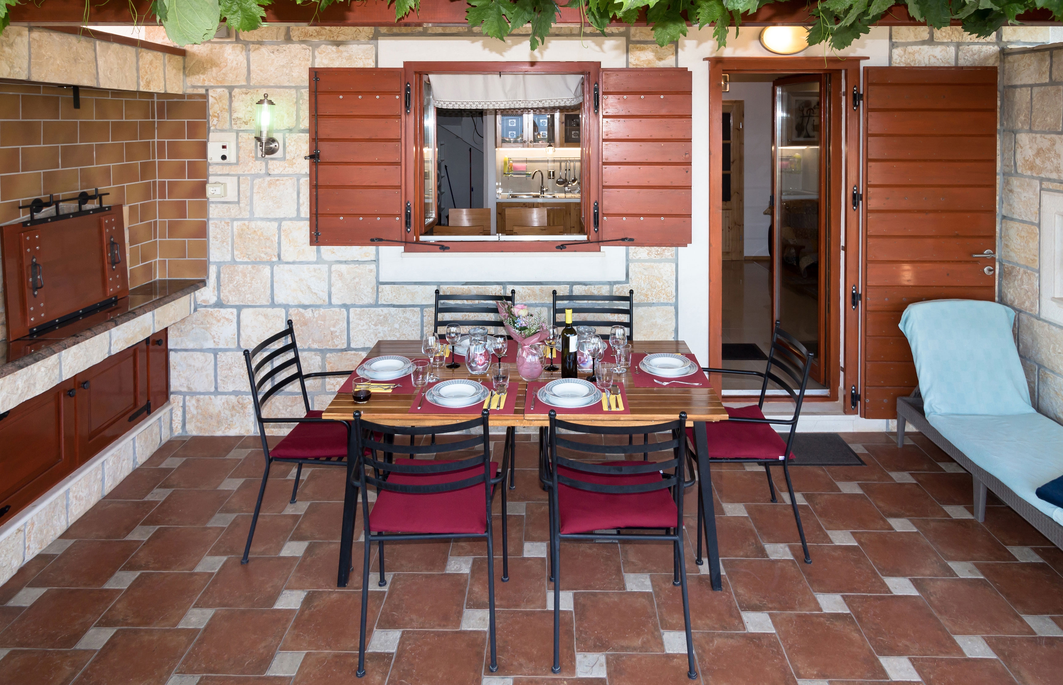Four bedroom house with terrace and sea view Mravince, Split  K
