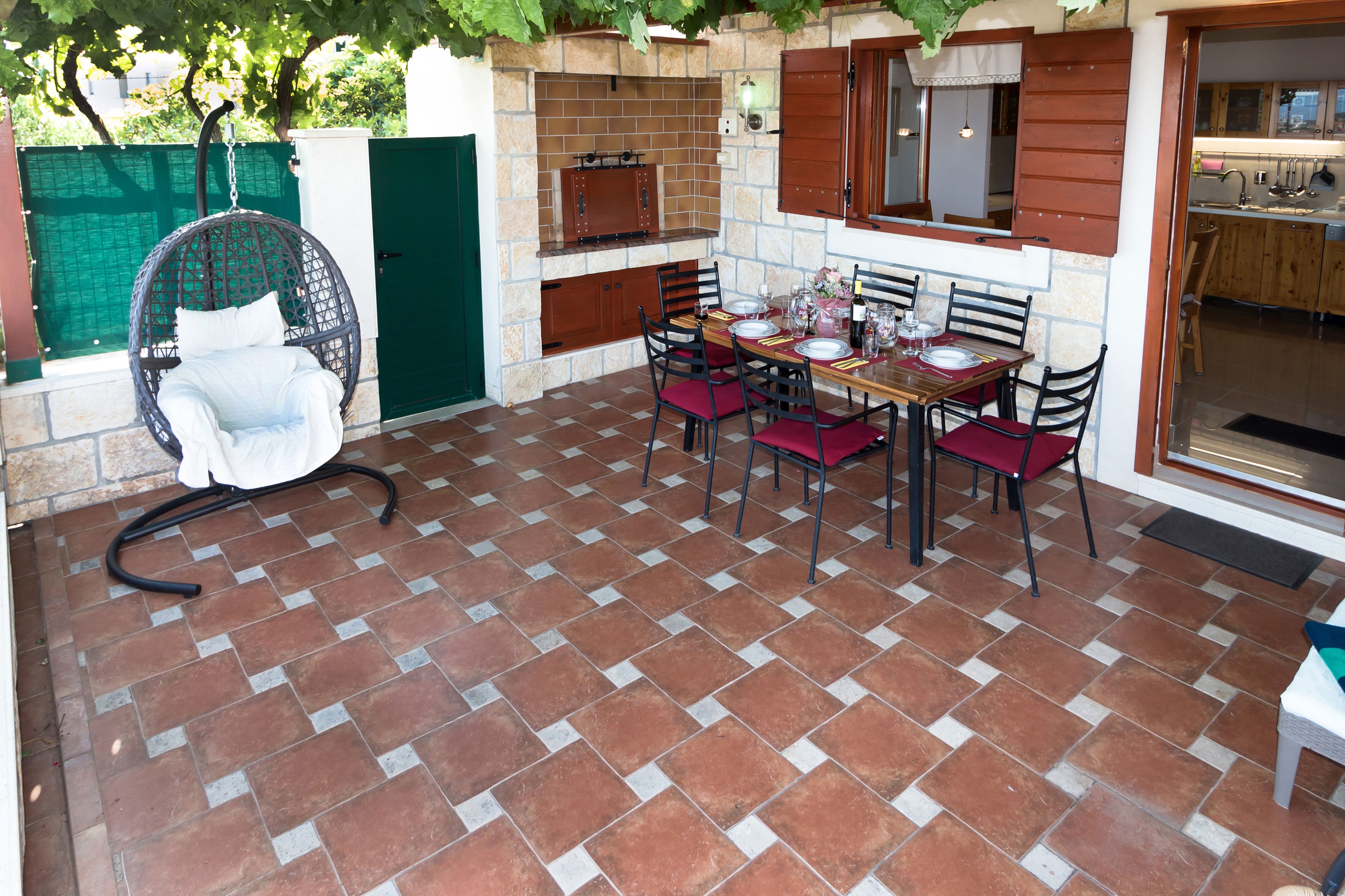 Four bedroom house with terrace and sea view Mravince, Split  K