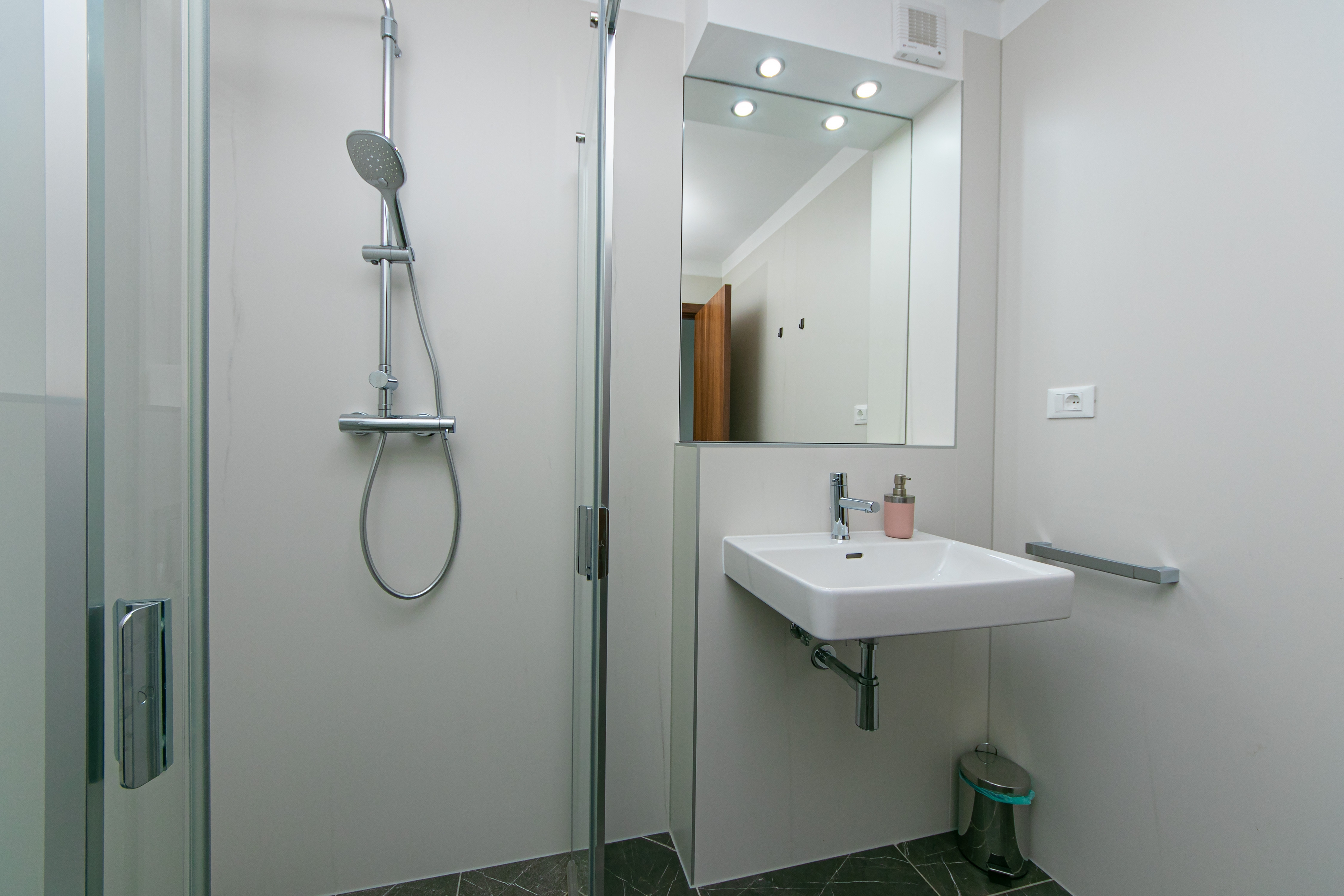 One bedroom apartment with terrace and sea view Brela, Makarska  A-c