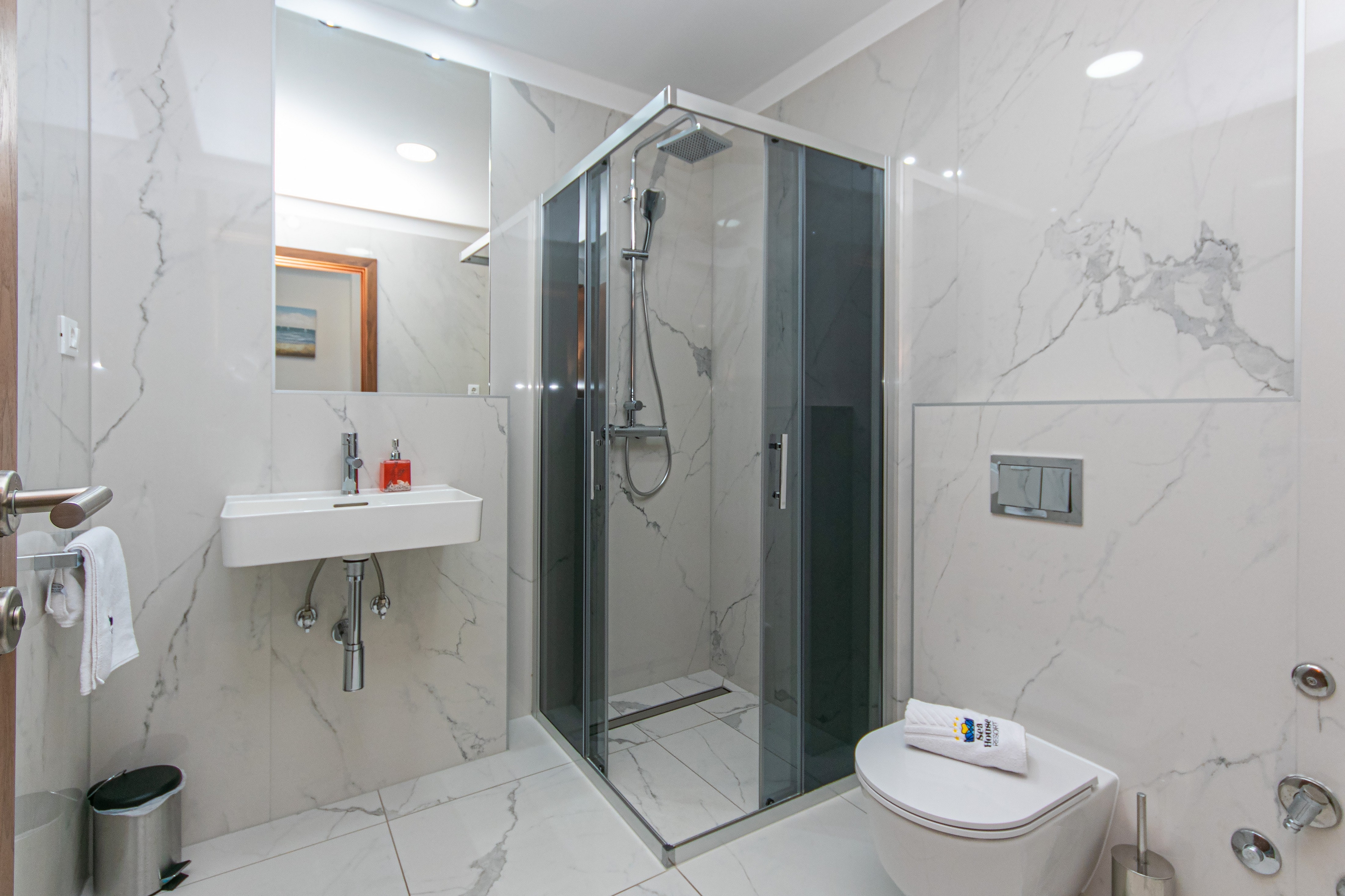 Two bedroom apartment with terrace and sea view Brela, Makarska  A-d
