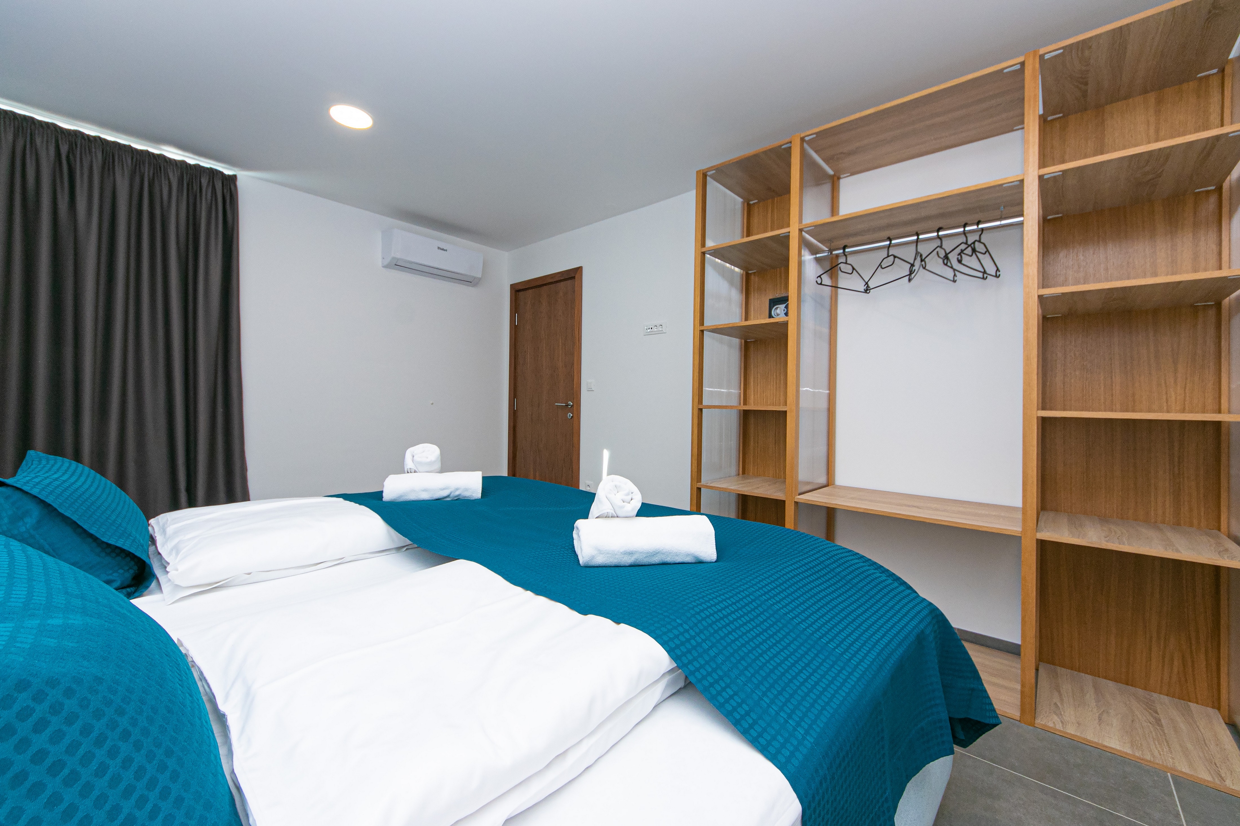 Two bedroom apartment with terrace and sea view Brela, Makarska  A-d