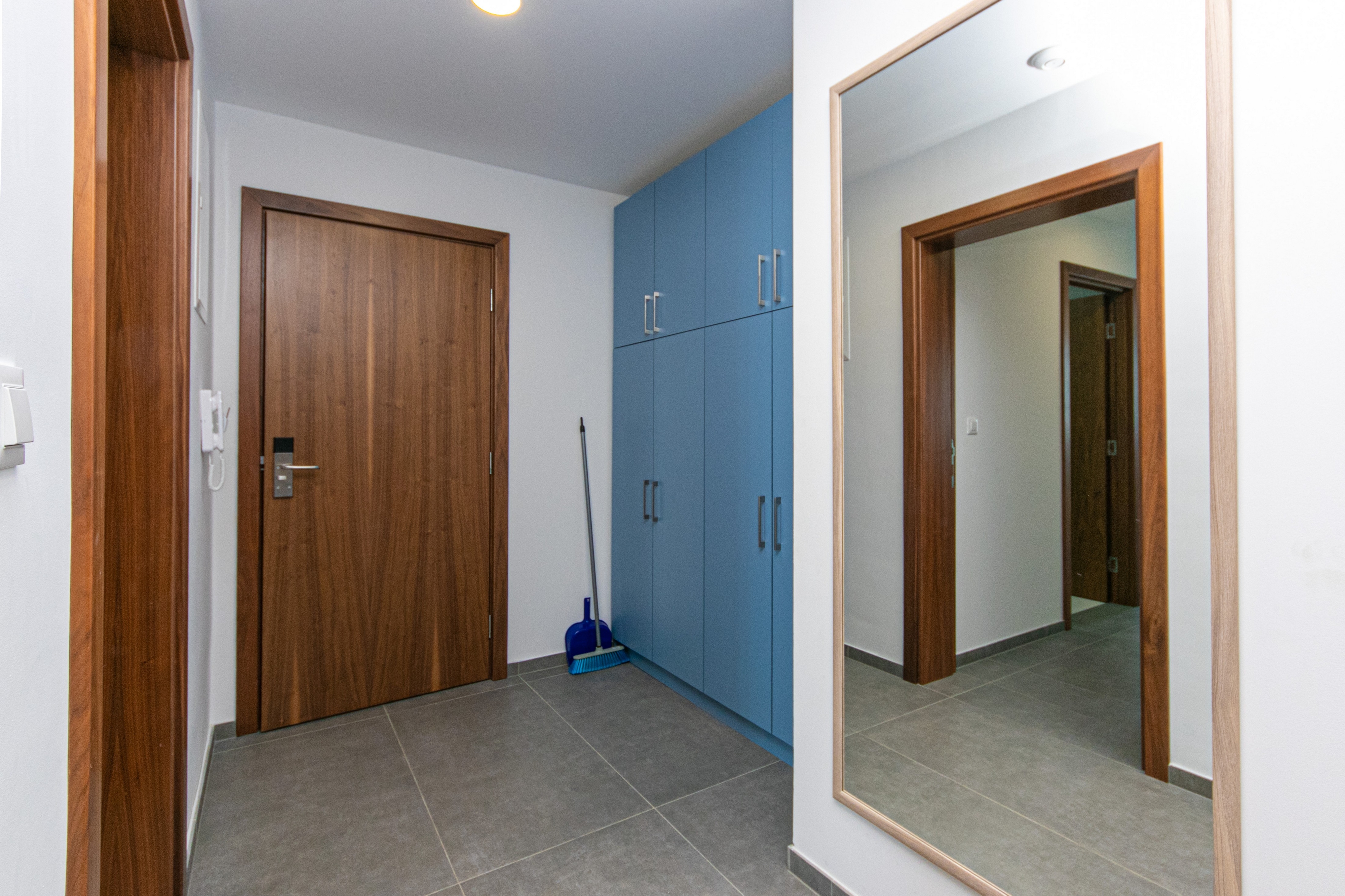 Two bedroom apartment with terrace and sea view Brela, Makarska  A-d