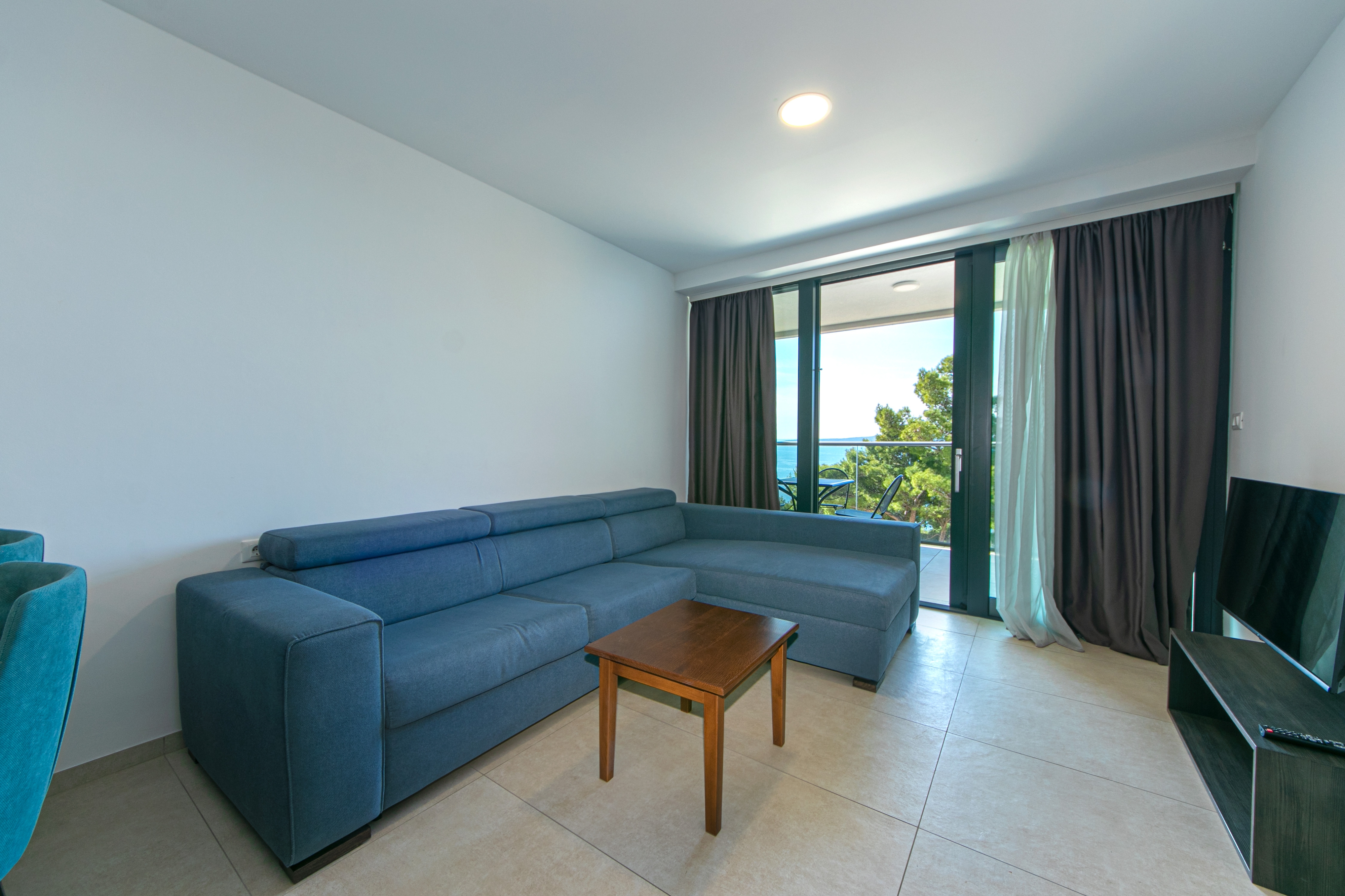 Two bedroom apartment with terrace and sea view Brela, Makarska (A-19834-d) Two bedroom apartment with terrace and sea view Brela, Makarska (A-19834-d)