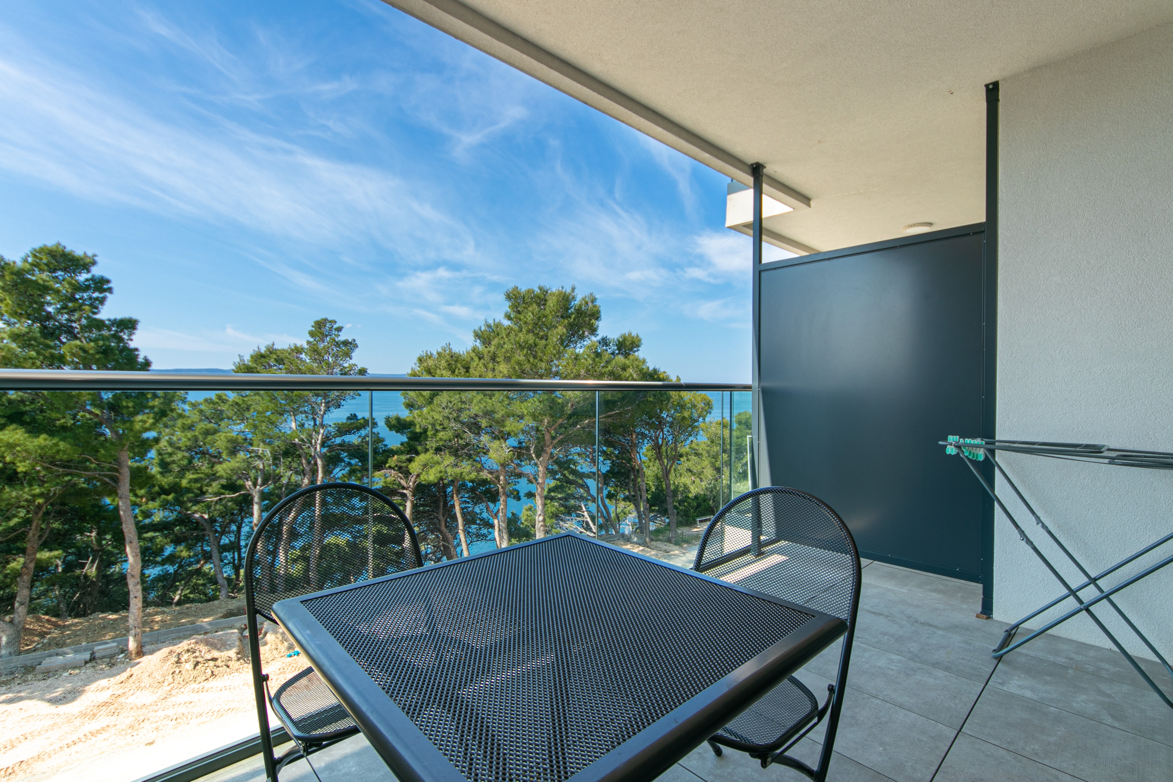Two bedroom apartment with terrace and sea view Brela, Makarska  A-d
