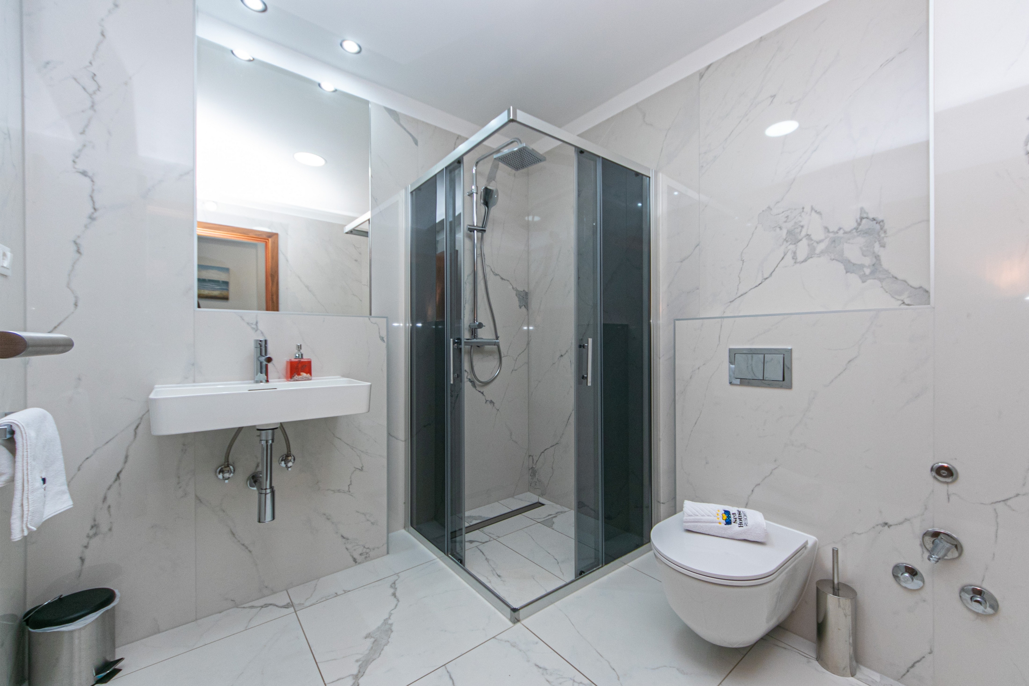 Two bedroom apartment with terrace and sea view Brela, Makarska  A-g