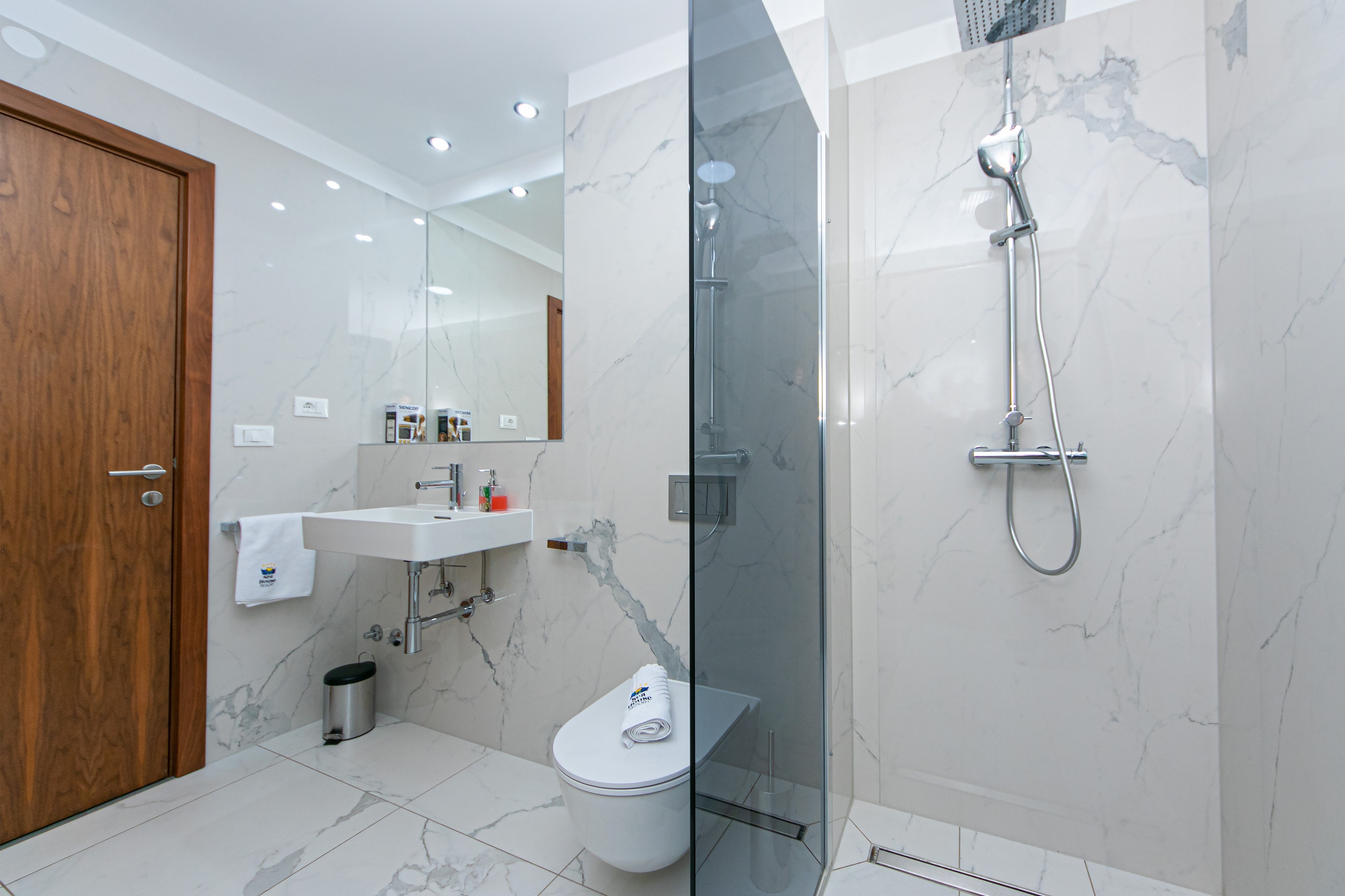 Two bedroom apartment with terrace and sea view Brela, Makarska  A-g
