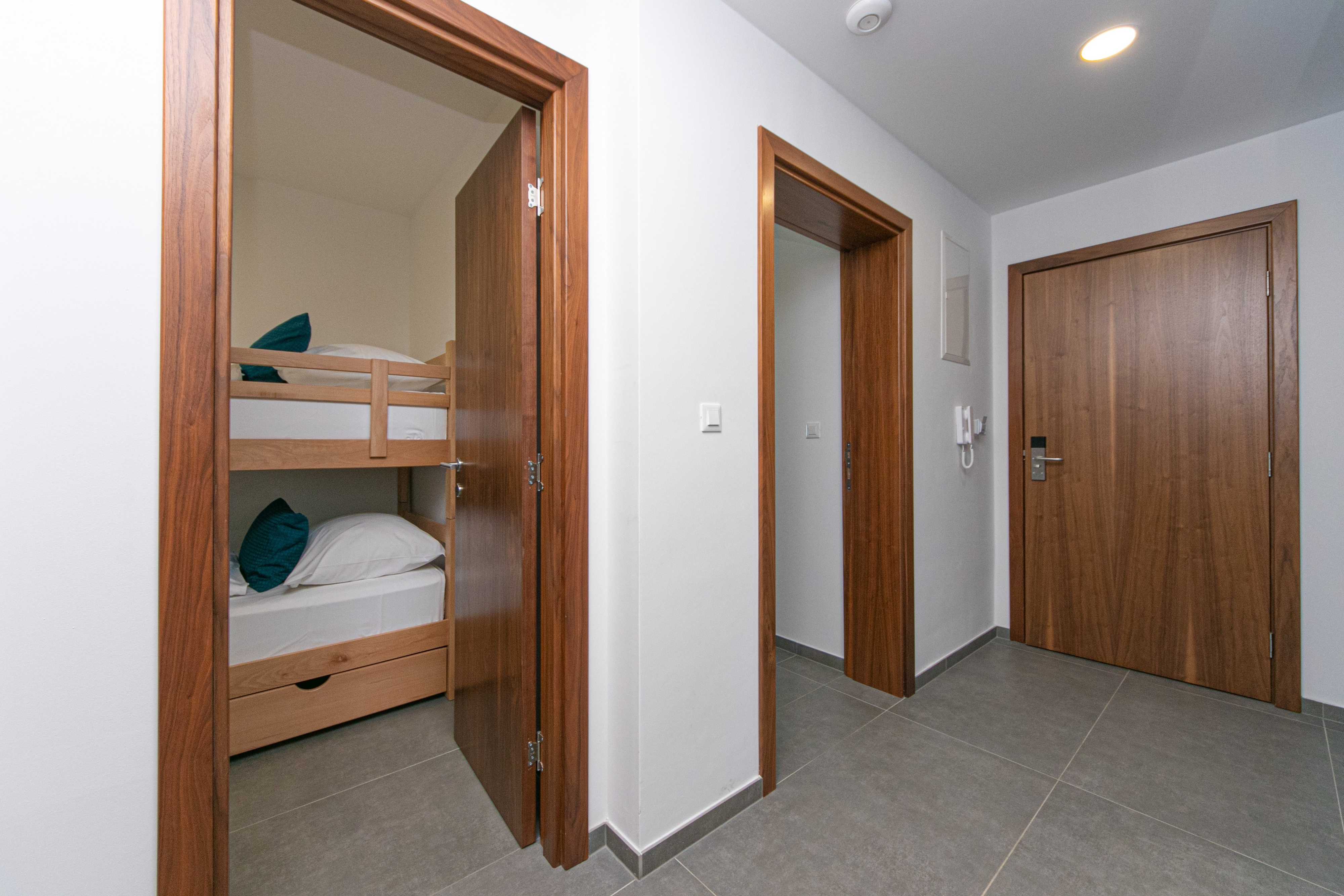 Two bedroom apartment with terrace and sea view Brela, Makarska  A-g