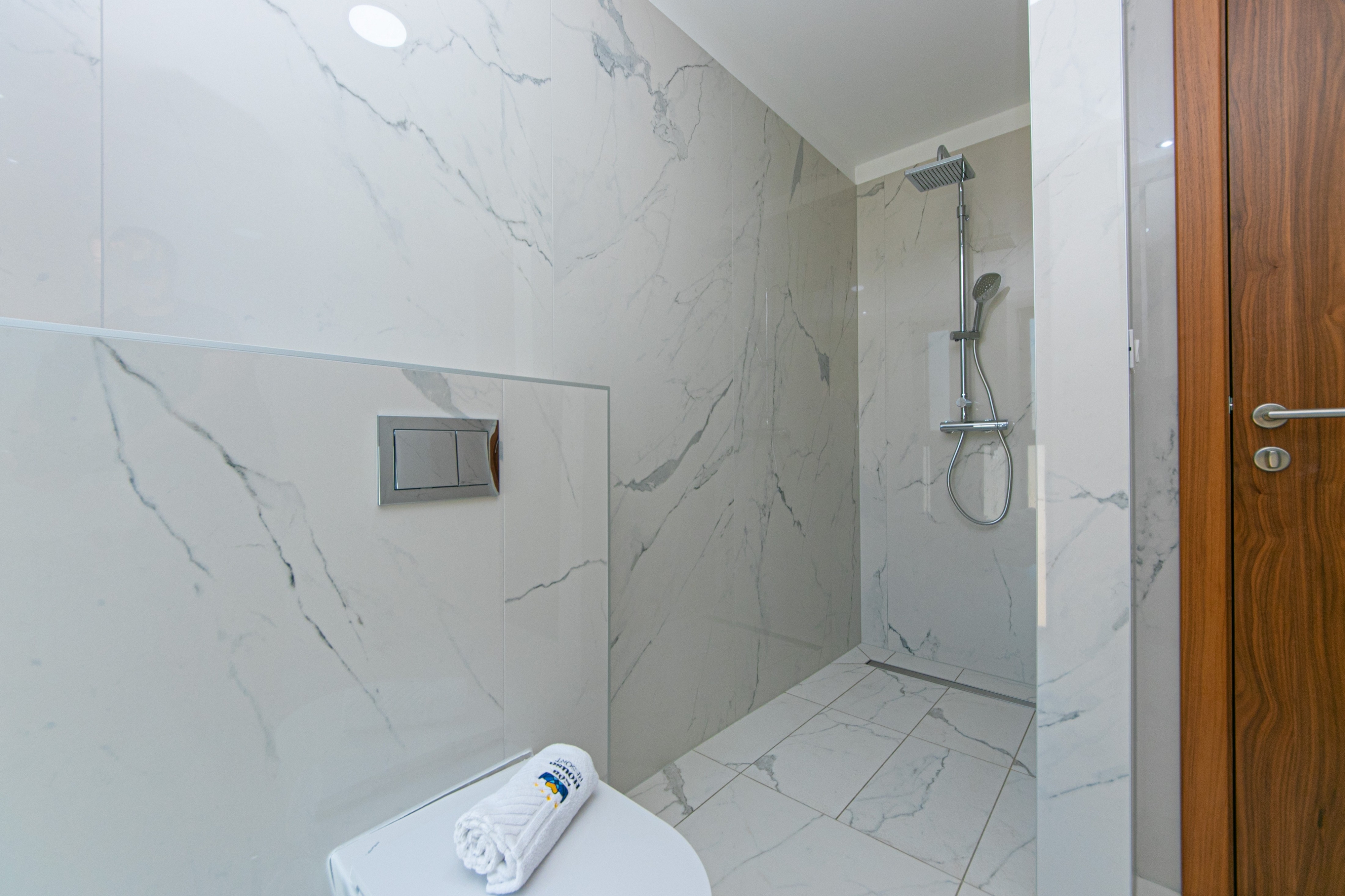Two bedroom apartment with terrace and sea view Brela, Makarska  A-h