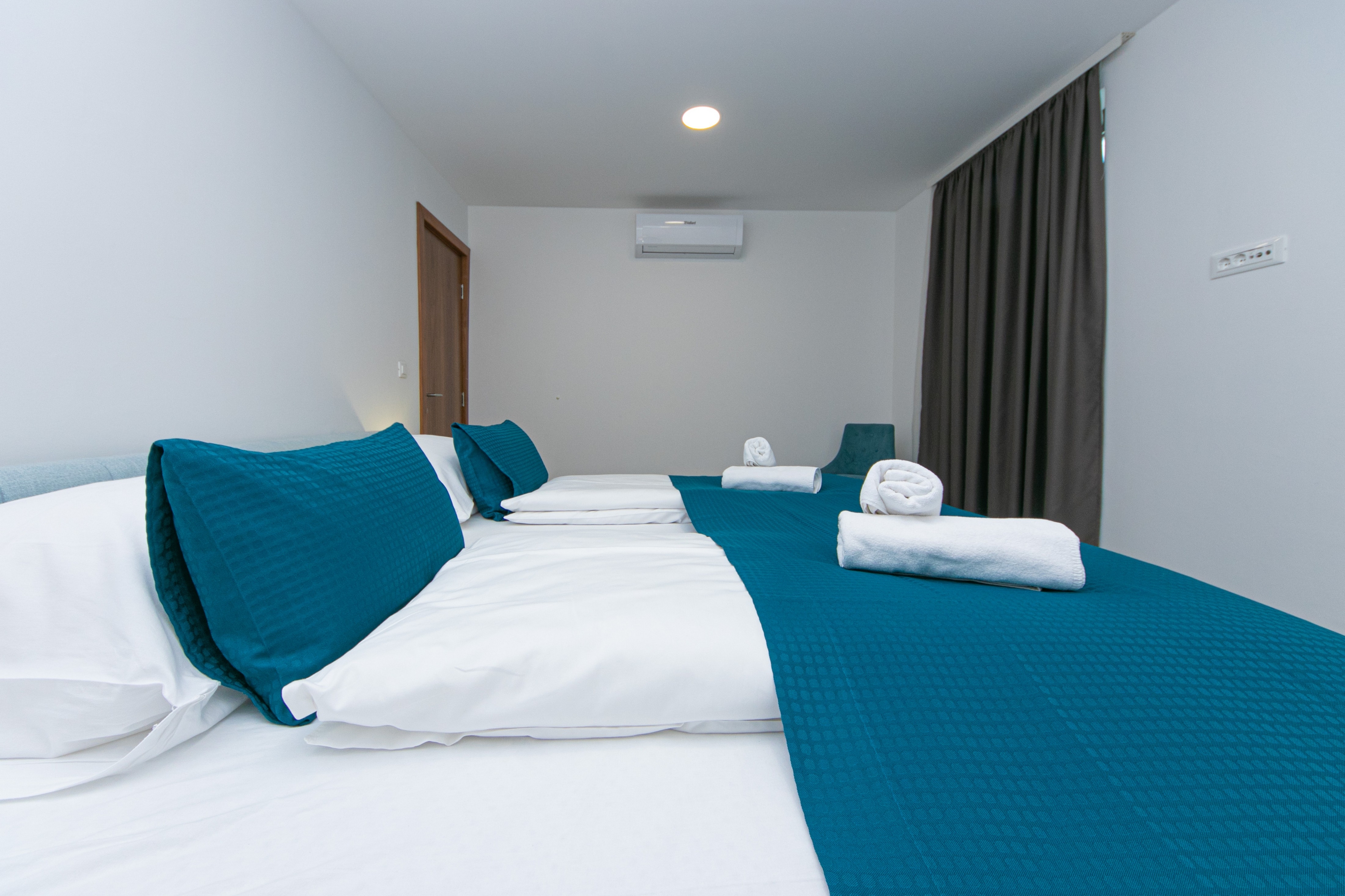 Two bedroom apartment with terrace and sea view Brela, Makarska  A-h