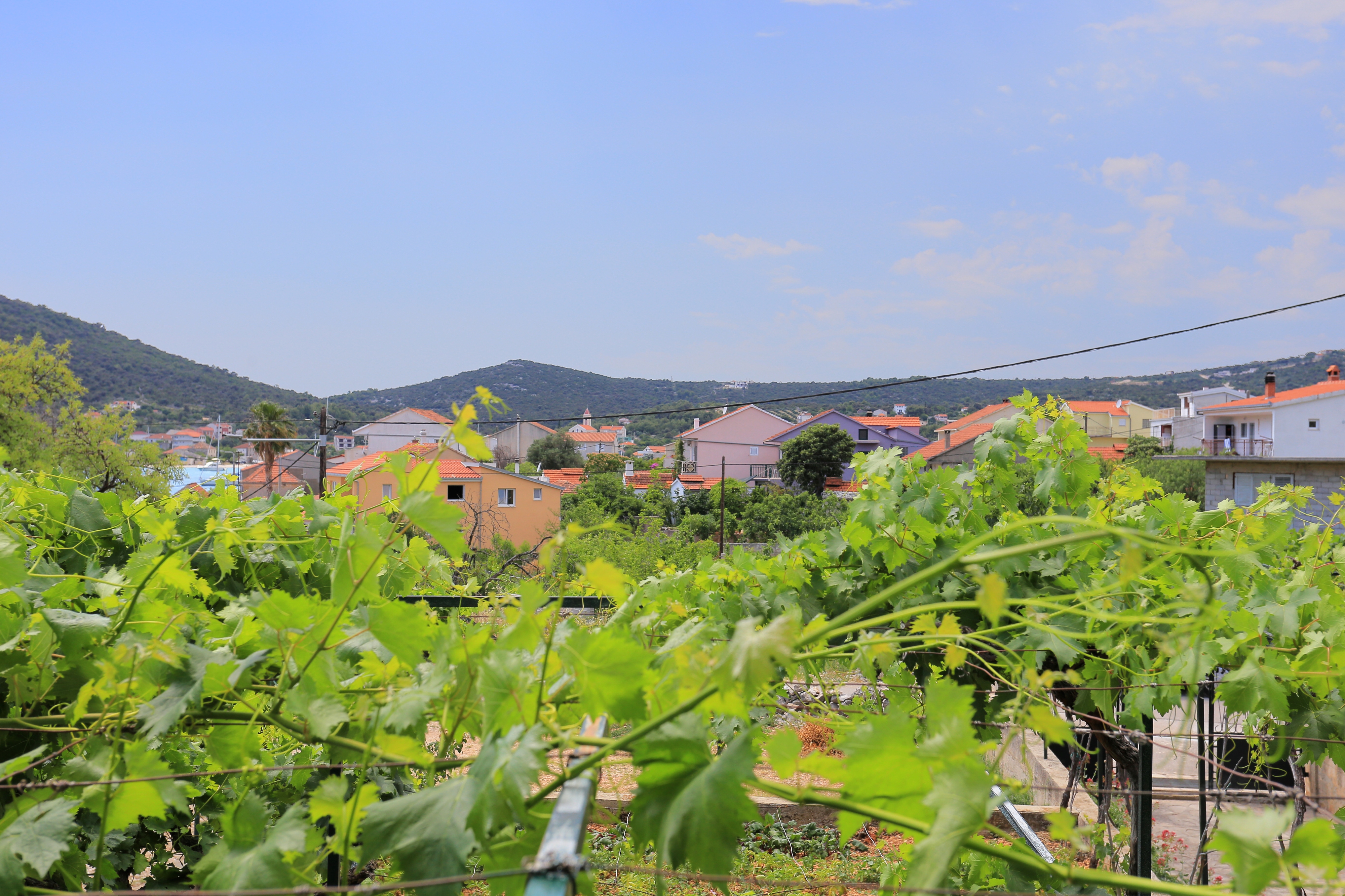 Two bedroom apartment with terrace and sea view Vinišće, Trogir  A-a