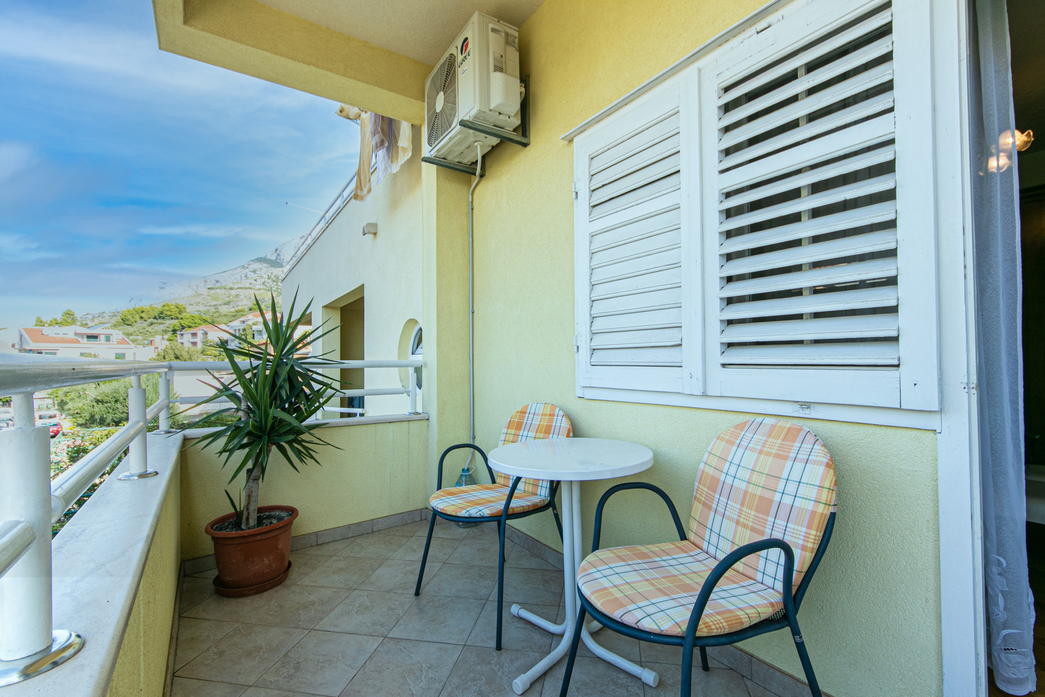 Three bedroom apartment with terrace Tučepi, Makarska  A-a