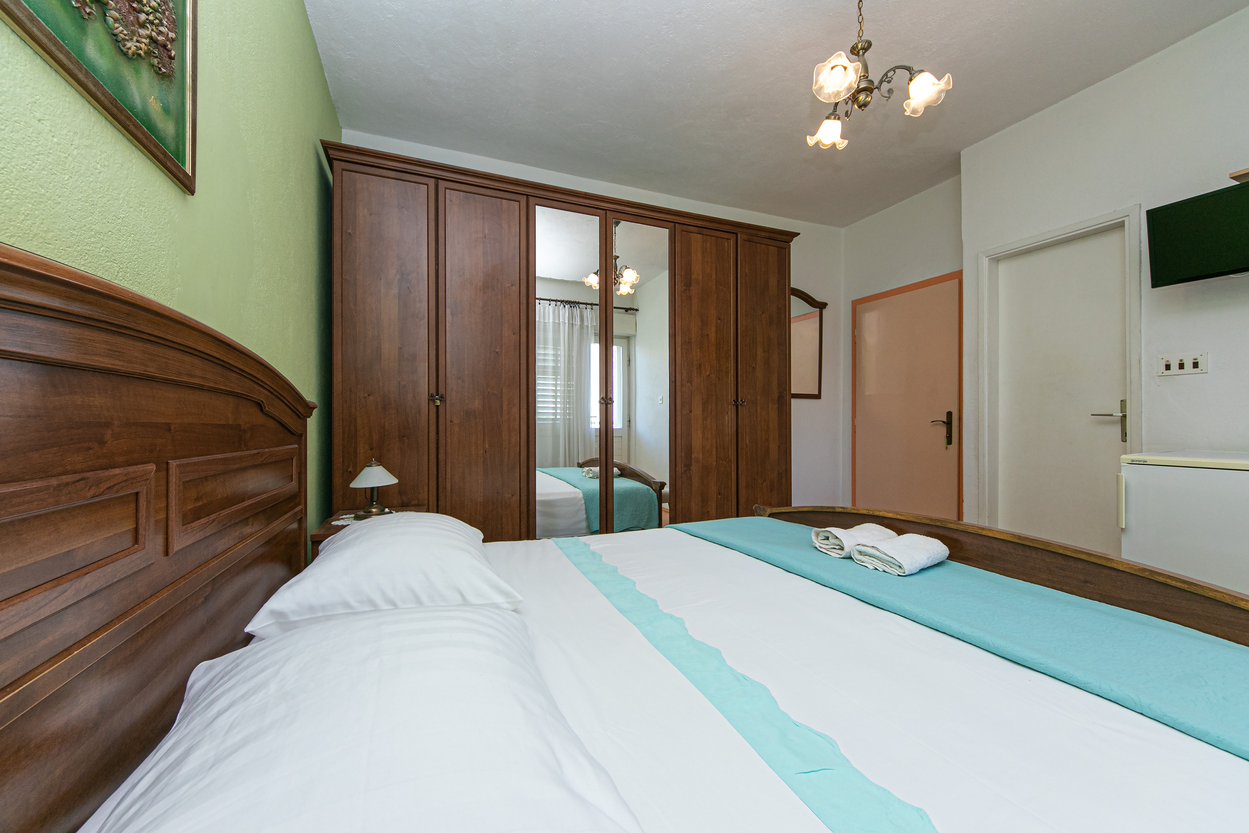 Three bedroom apartment with terrace Tučepi, Makarska  A-a