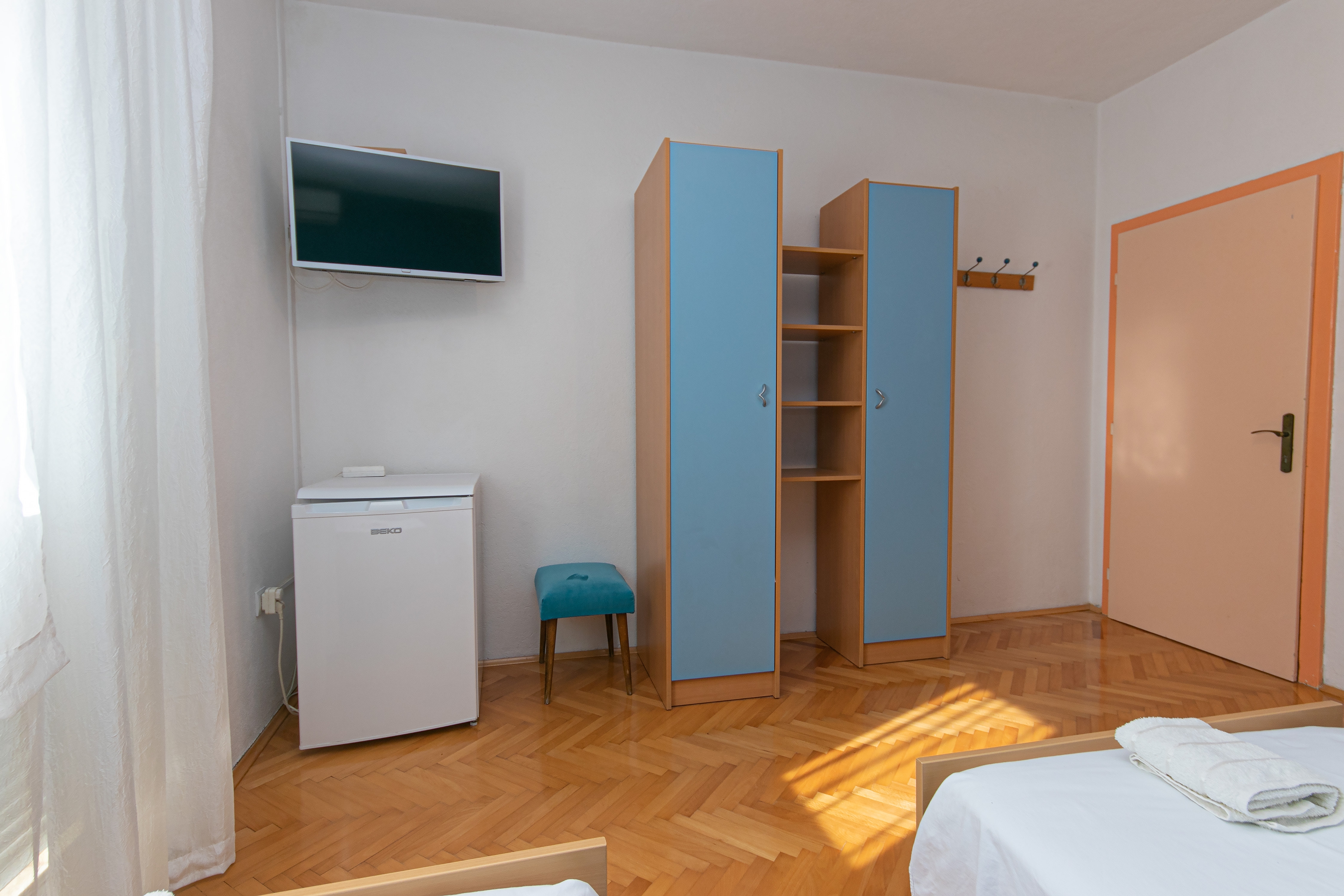 Three bedroom apartment with terrace Tučepi, Makarska  A-a