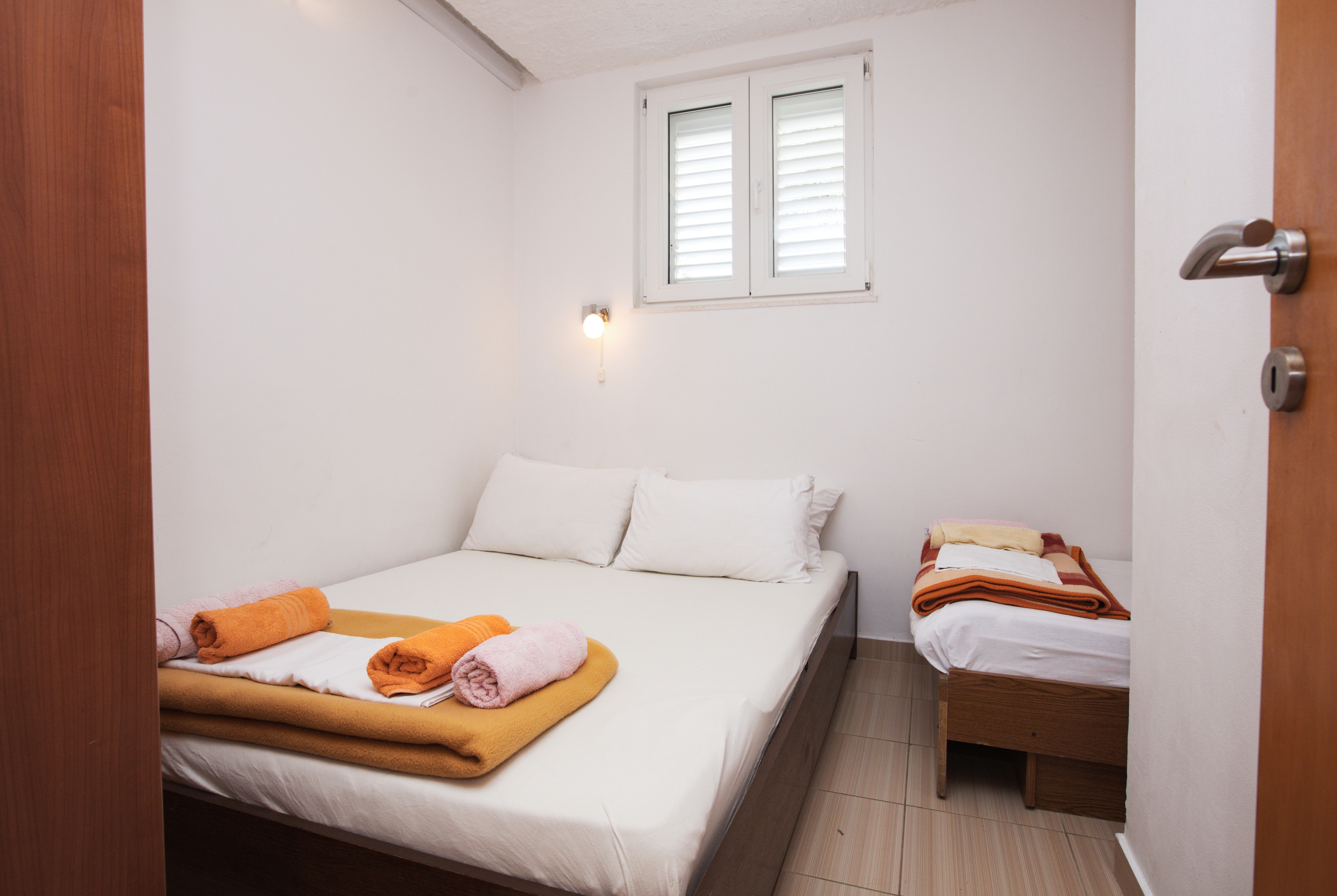 Three bedroom apartment near beach Šparadići, Šibenik  A-c