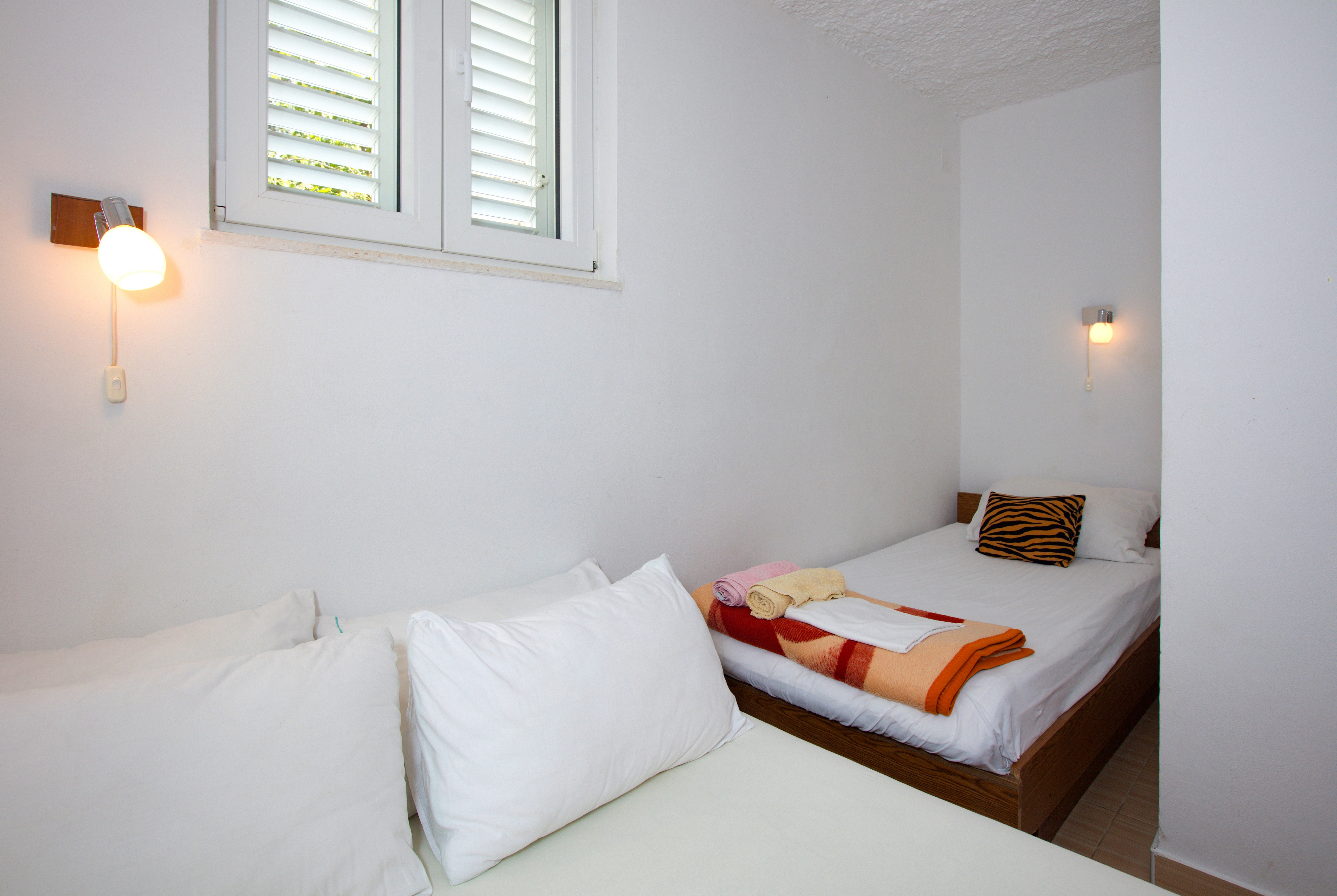 Three bedroom apartment near beach Šparadići, Šibenik  A-c