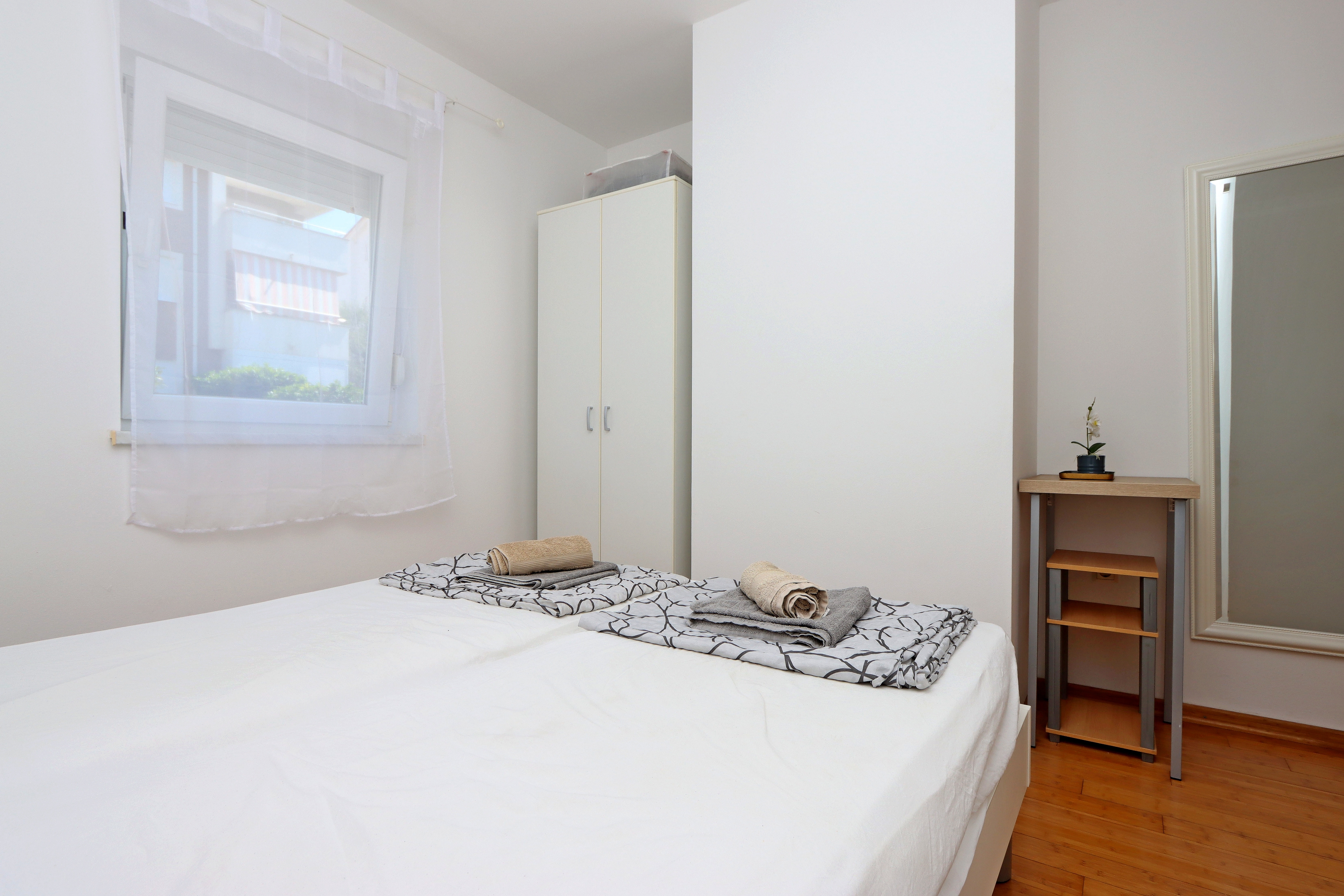 Two bedroom apartment with terrace Novalja, Pag  A-a
