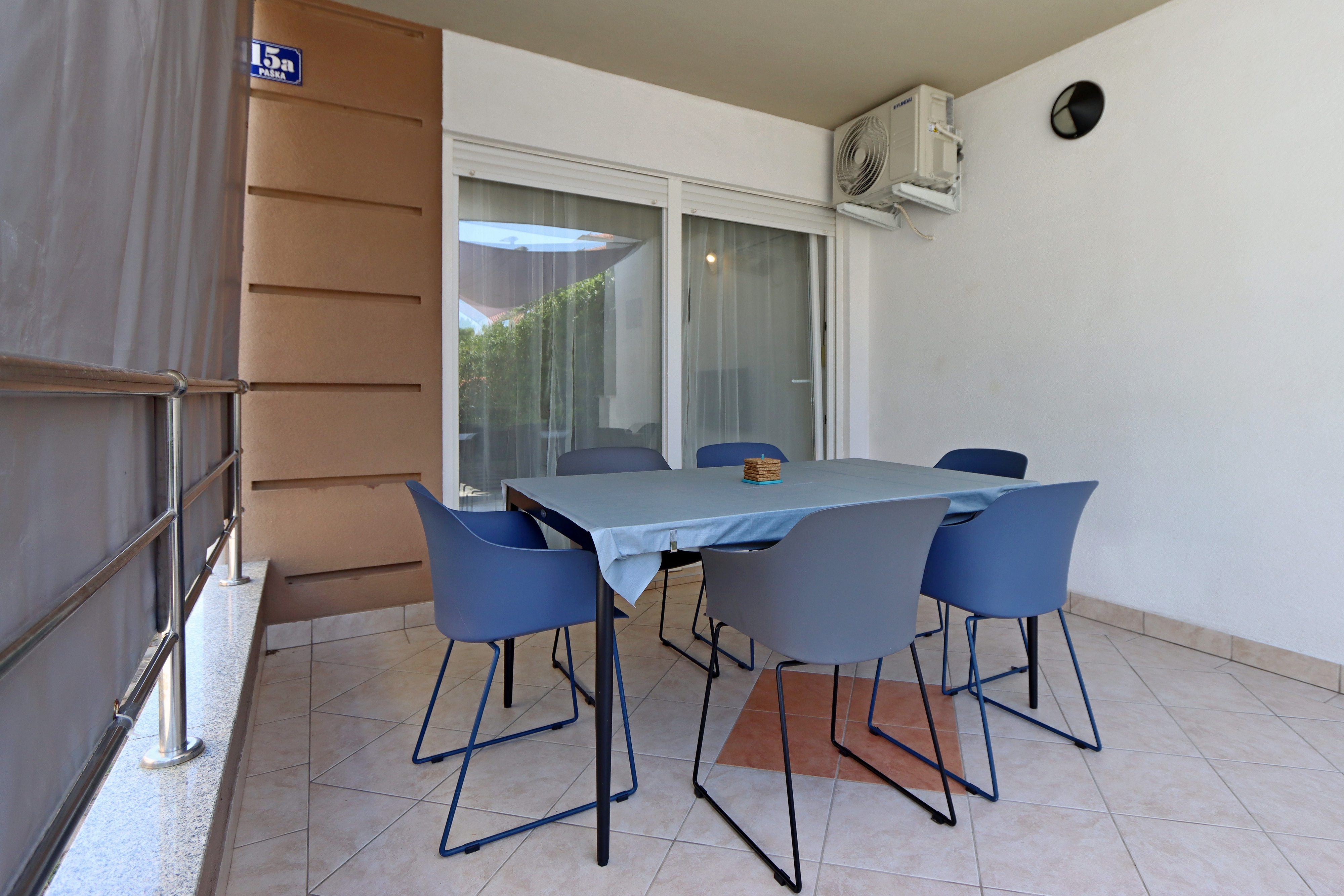Two bedroom apartment with terrace Novalja, Pag  A-a