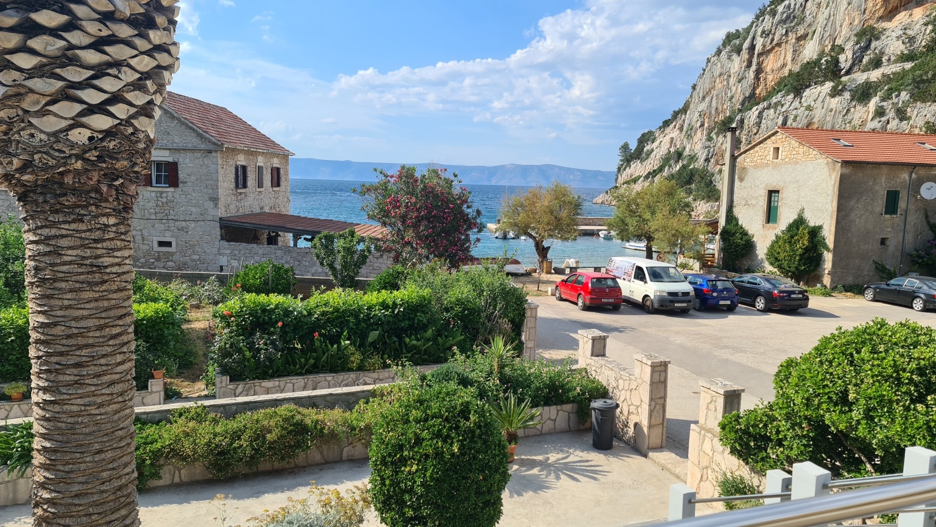 Four bedroom apartment near beach Cove Vela Stiniva, Hvar  A-a