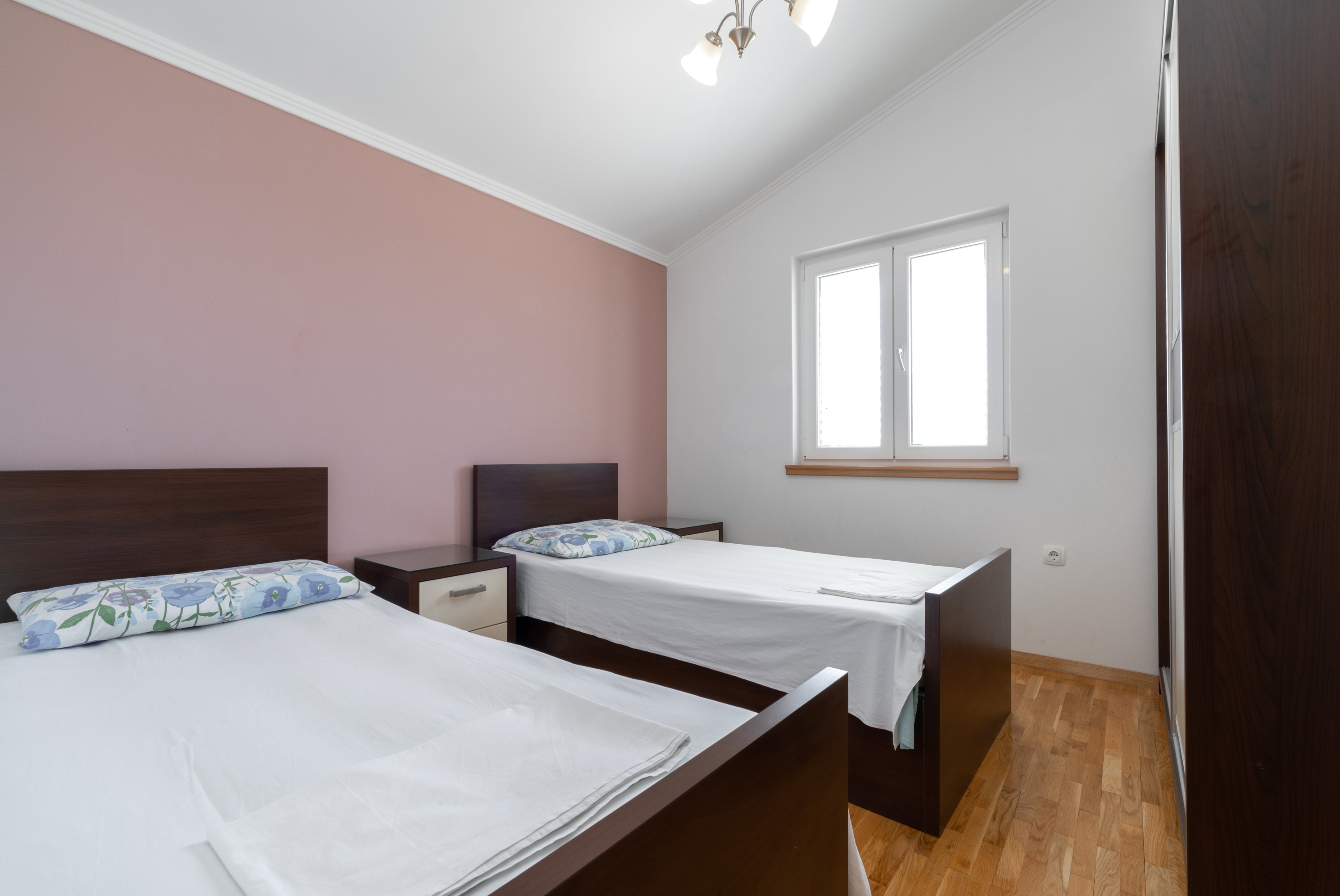 Comfortable and spacious house with terrace and sea view Prižba, Korčula  K