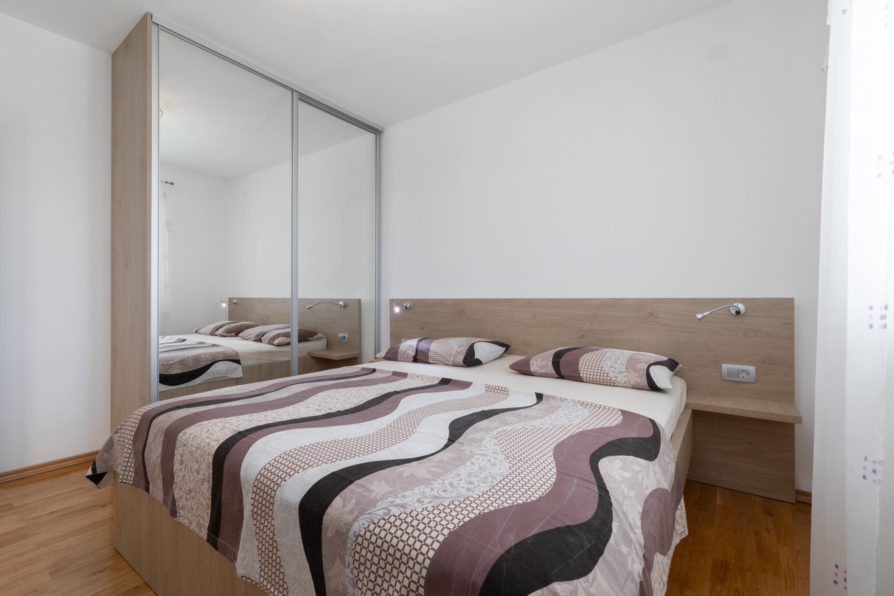 Comfortable and spacious house with terrace and sea view Prižba, Korčula  K