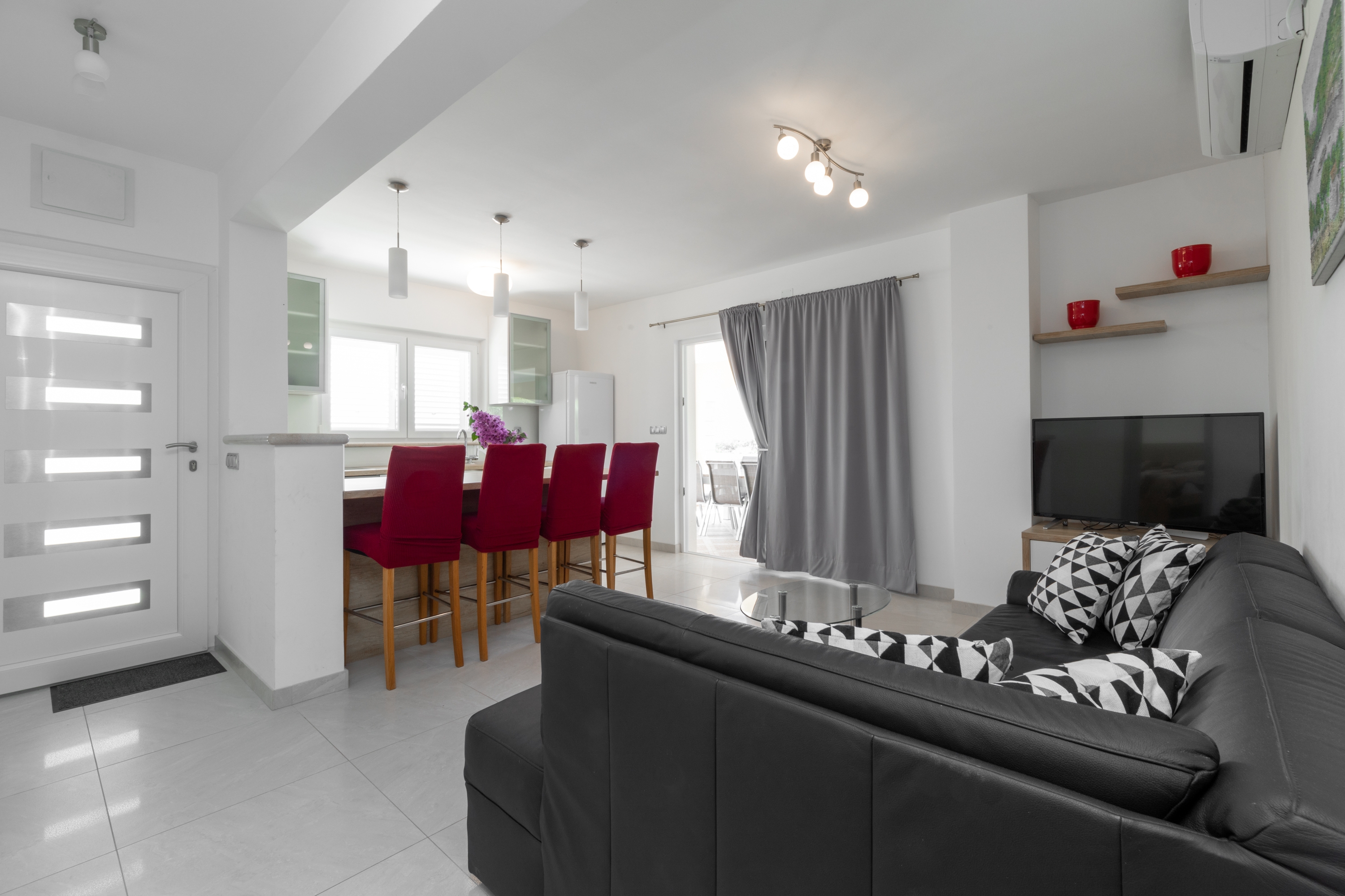 Comfortable and spacious house with terrace and sea view Prižba, Korčula (K-199)