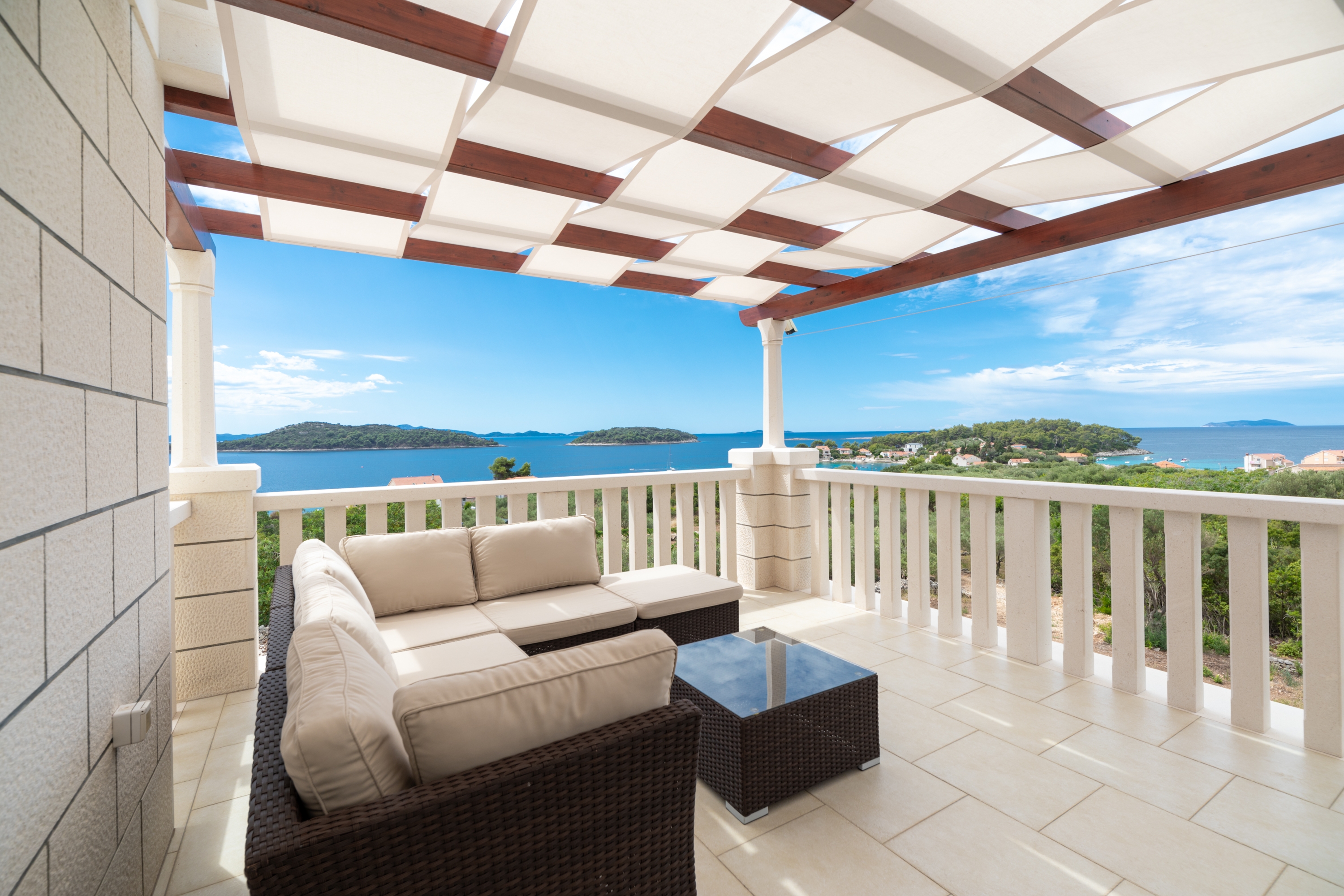 Comfortable and spacious house with terrace and sea view Prižba, Korčula  K