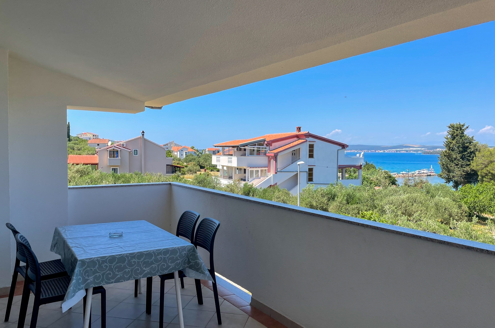 Two bedroom apartment with terrace and sea view Tkon, Pašman  A-a