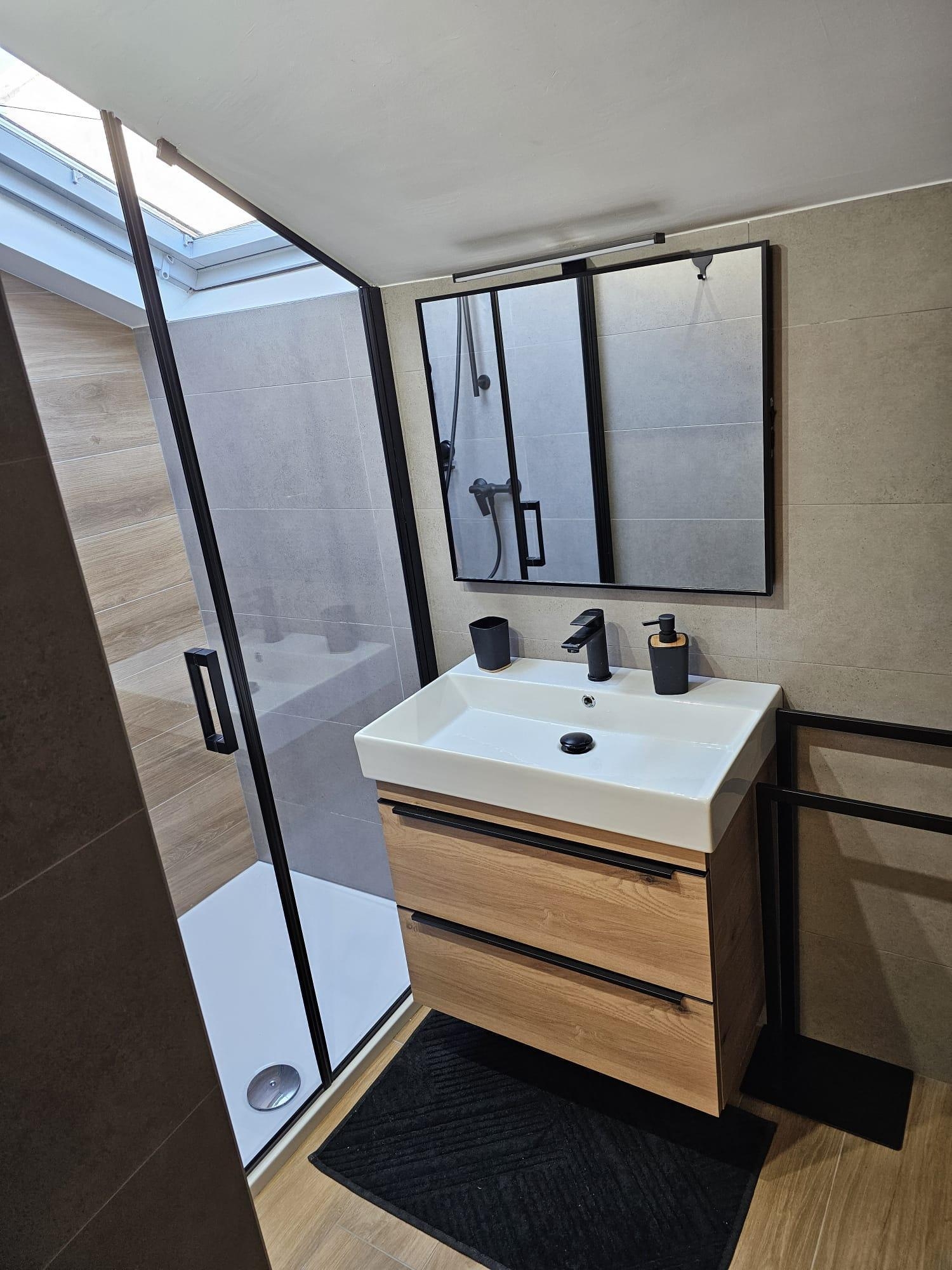 One bedroom apartment with balcony Vis  A-b
