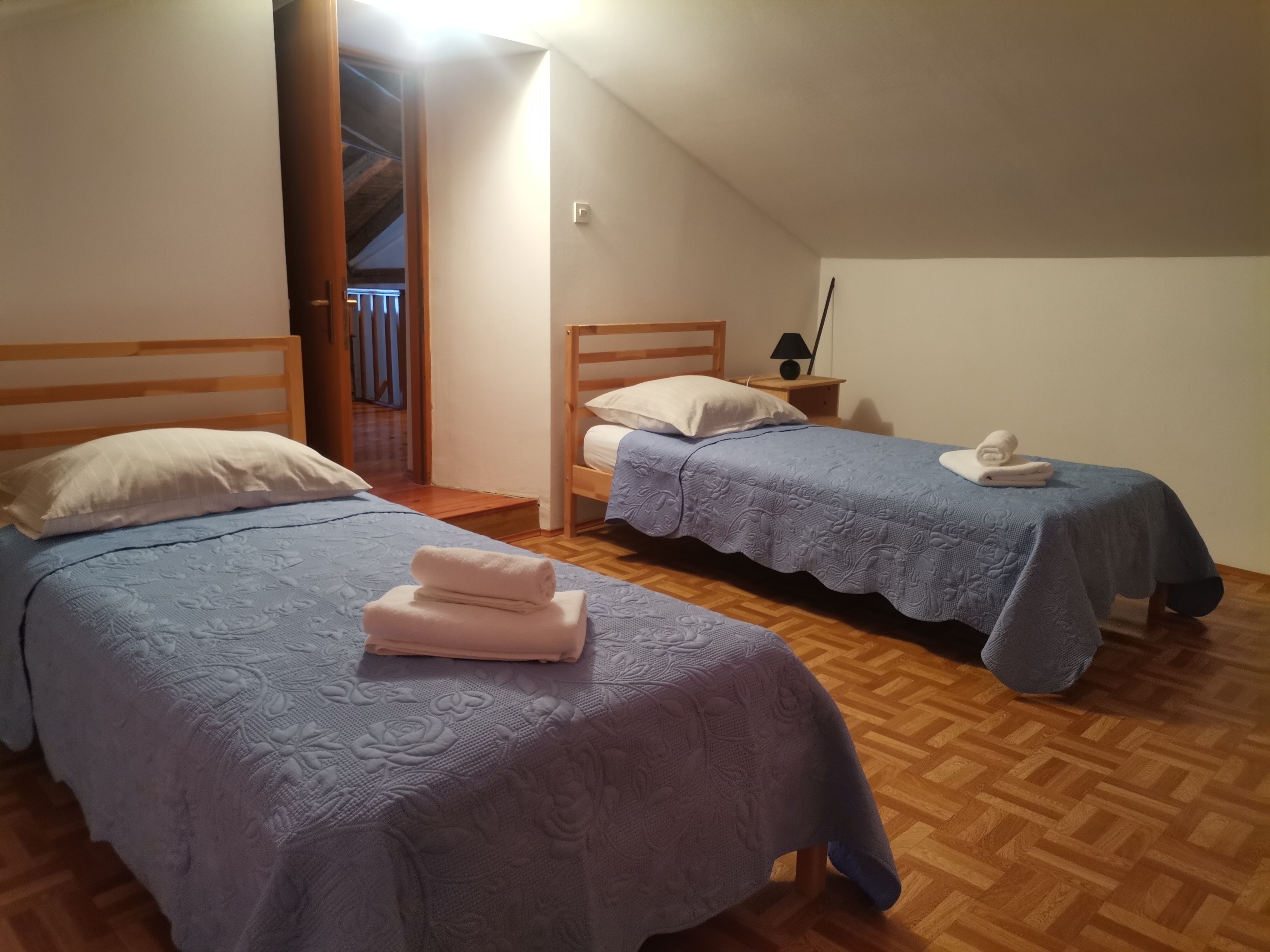 Four bedroom house with terrace Orlec, Cres  K