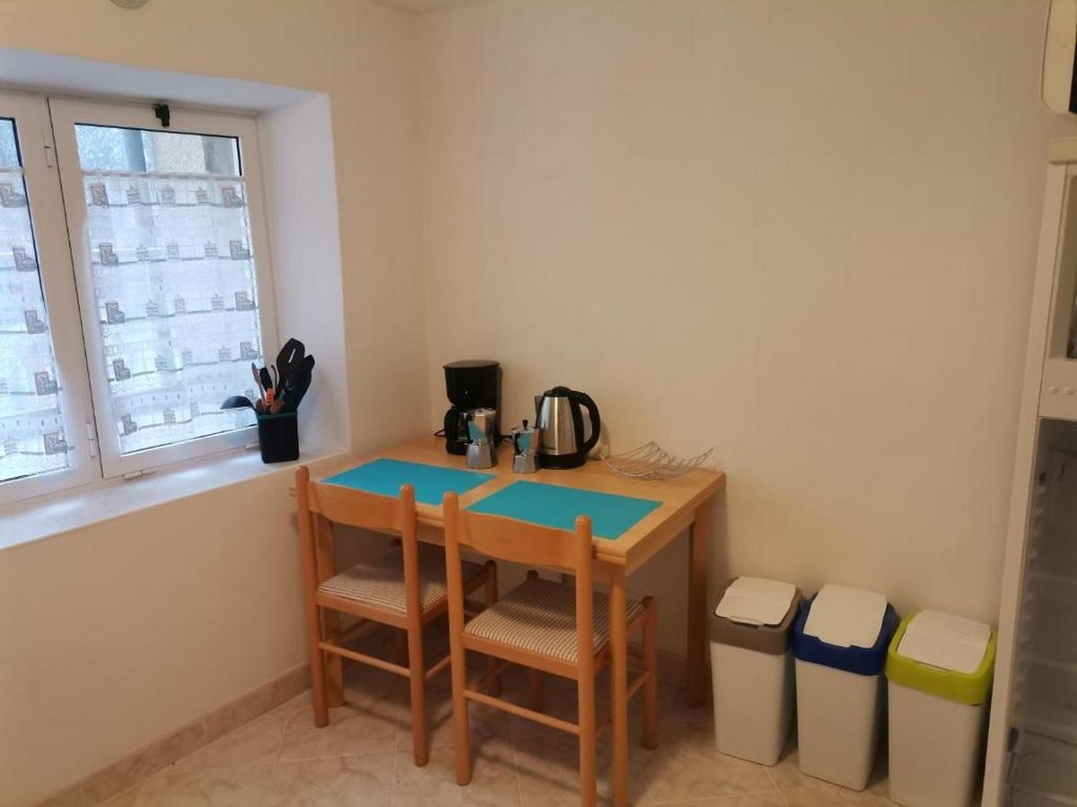 Four bedroom house with terrace Orlec, Cres  K