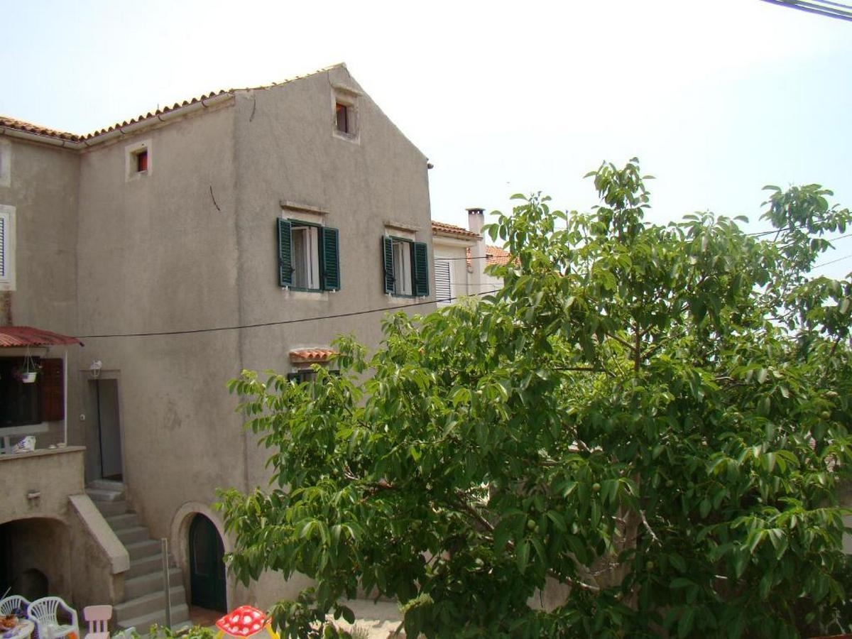 Four-bedroom house with terrace Orlec, Cres (K-19938) Four-bedroom house with terrace Orlec, Cres (K-19938)