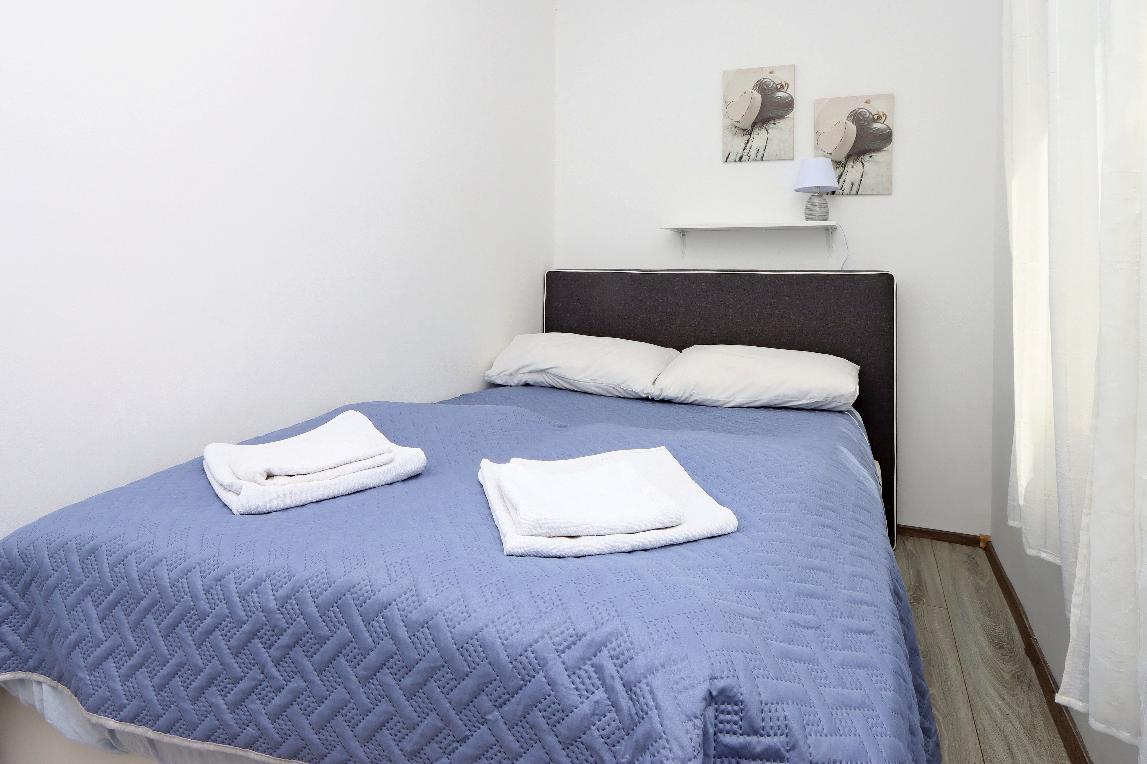 Two bedroom apartment with balcony and sea view Novi Vinodolski  A-b