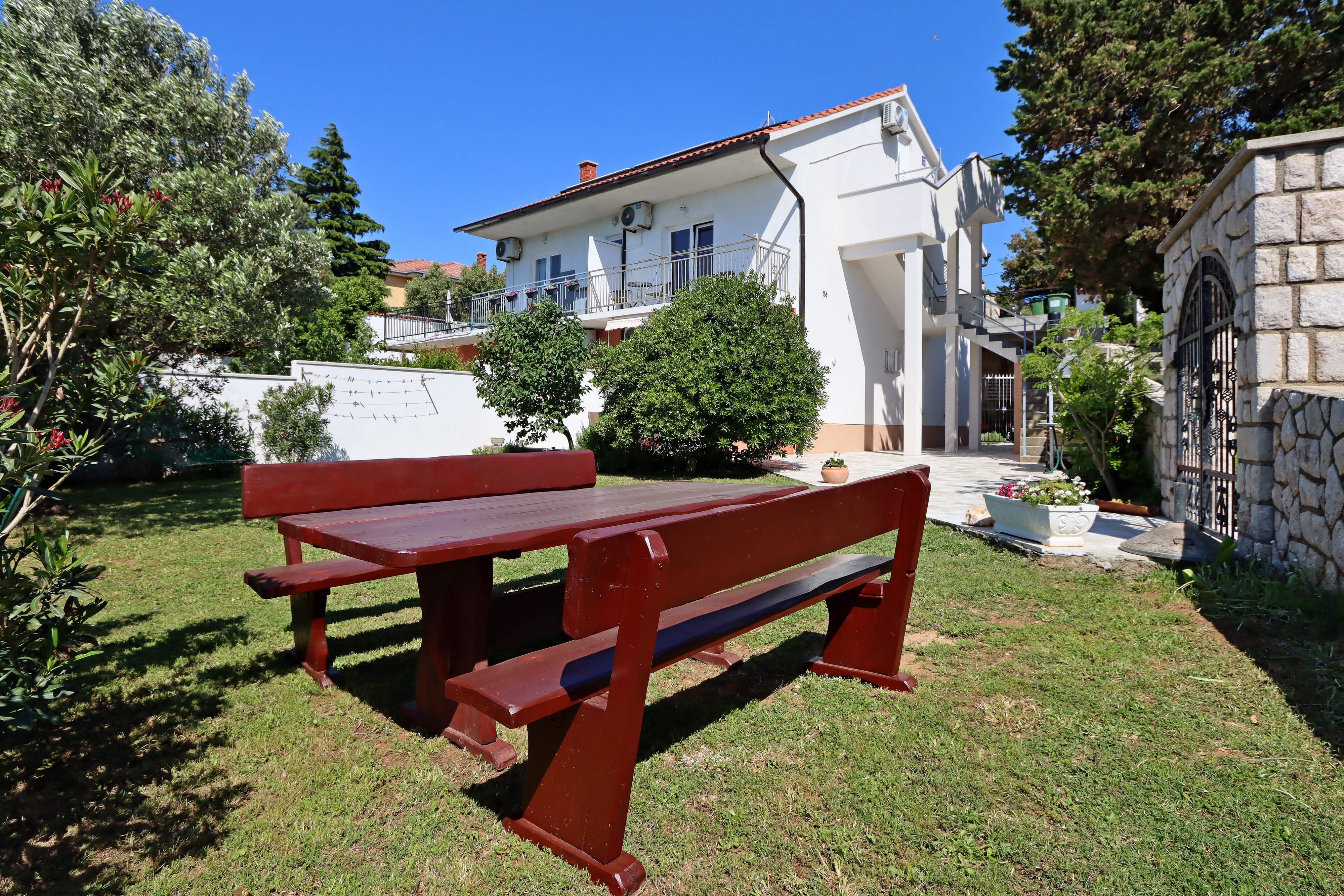 Two bedroom apartment with balcony and sea view Novi Vinodolski (A-19981-b)