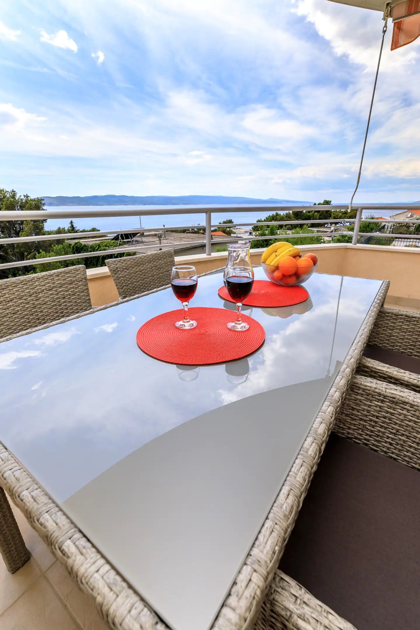 Two bedroom apartment with terrace and sea view Brela, Makarska  A-a