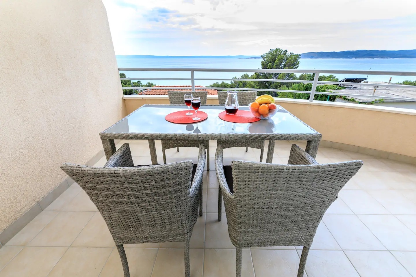 Two bedroom apartment with terrace and sea view Brela (Makarska) (A-19998-b) Two bedroom apartment with terrace and sea view Brela (Makarska) (A-19998-b)