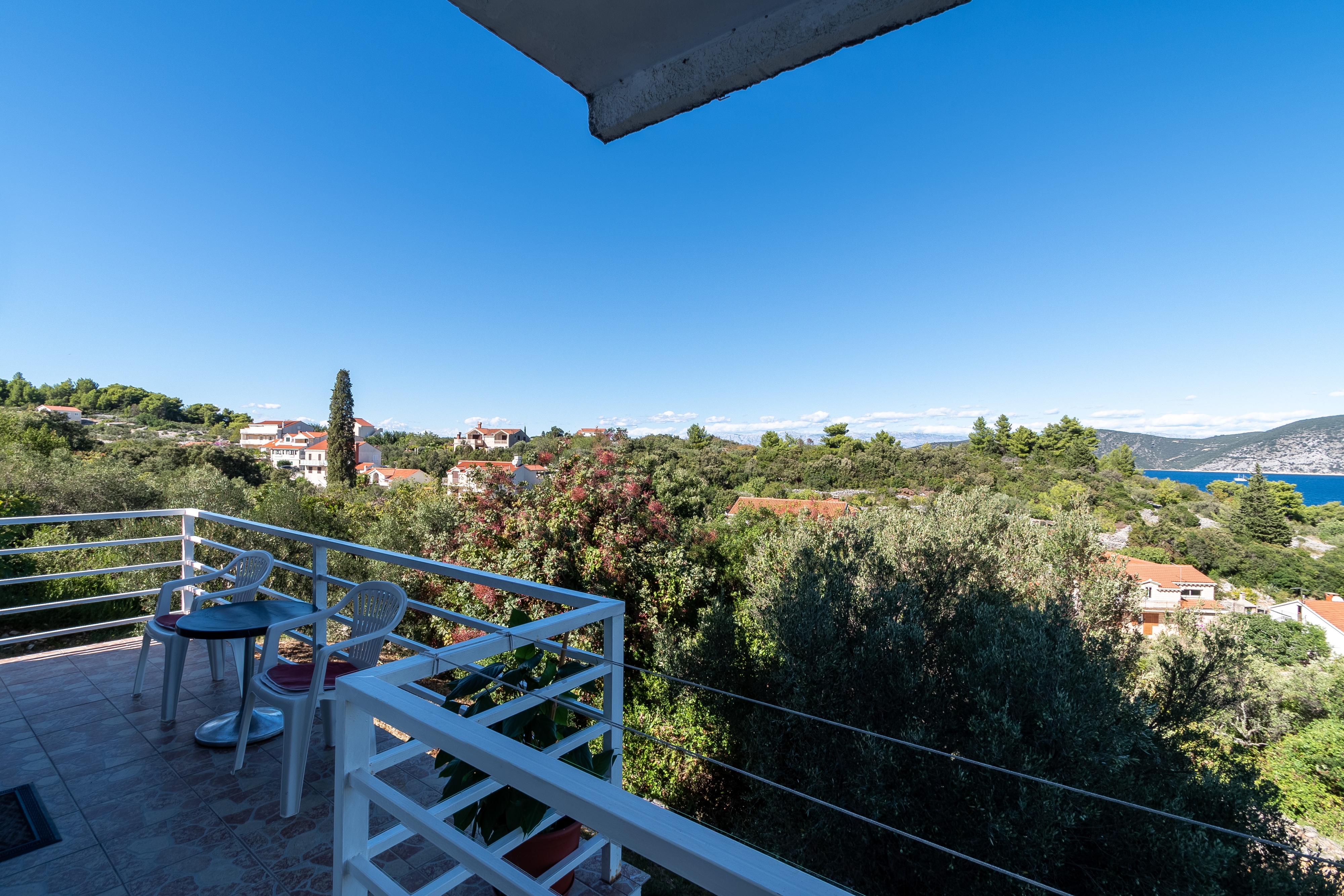 Three bedroom apartment with terrace and sea view Račišće, Korčula  A-a