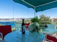 Račišće, Terrasse dans l’hébergement en type apartment, avec la vue sur la mer et WiFi.