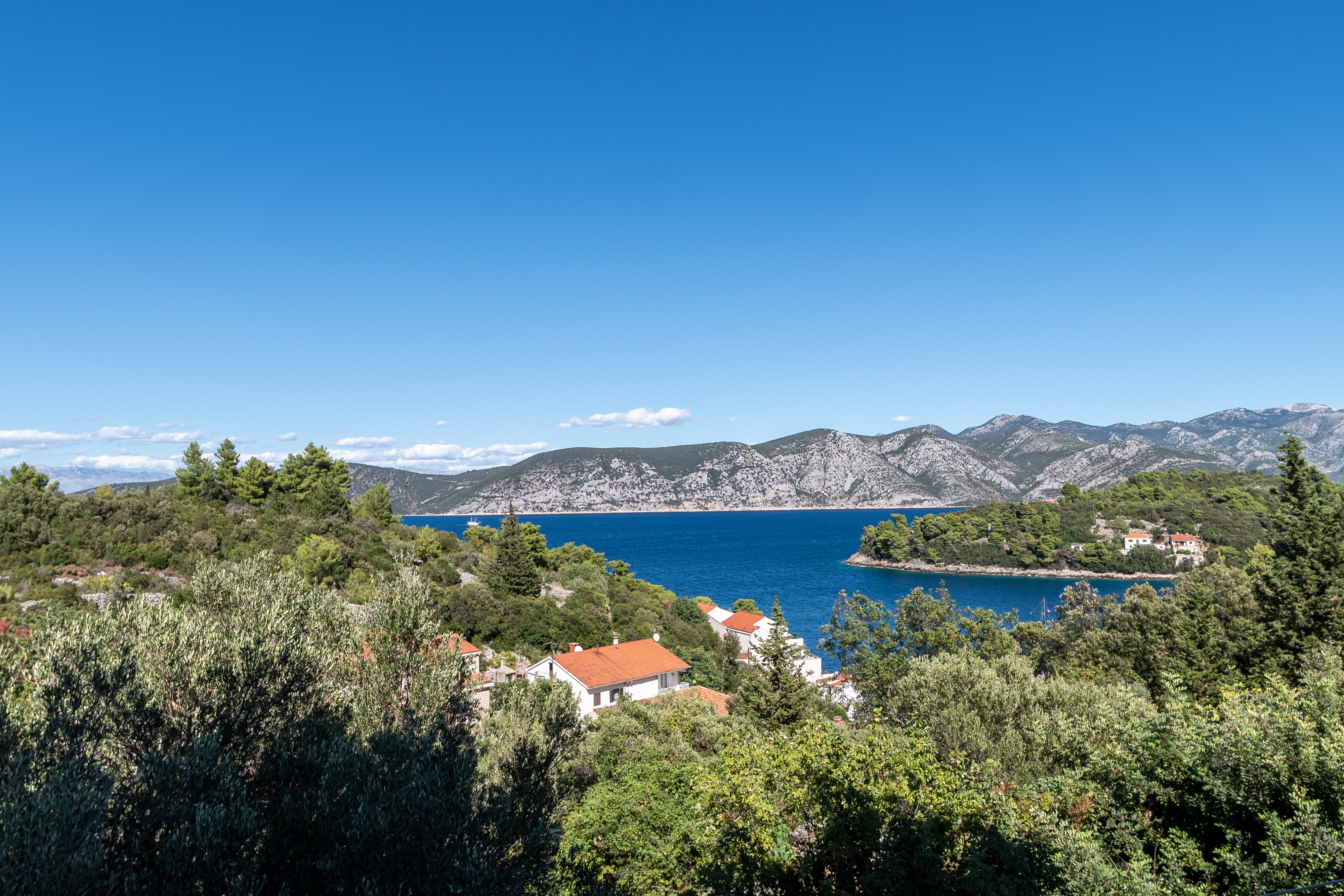 Three bedroom apartment with terrace and sea view Račišće, Korčula  A-a