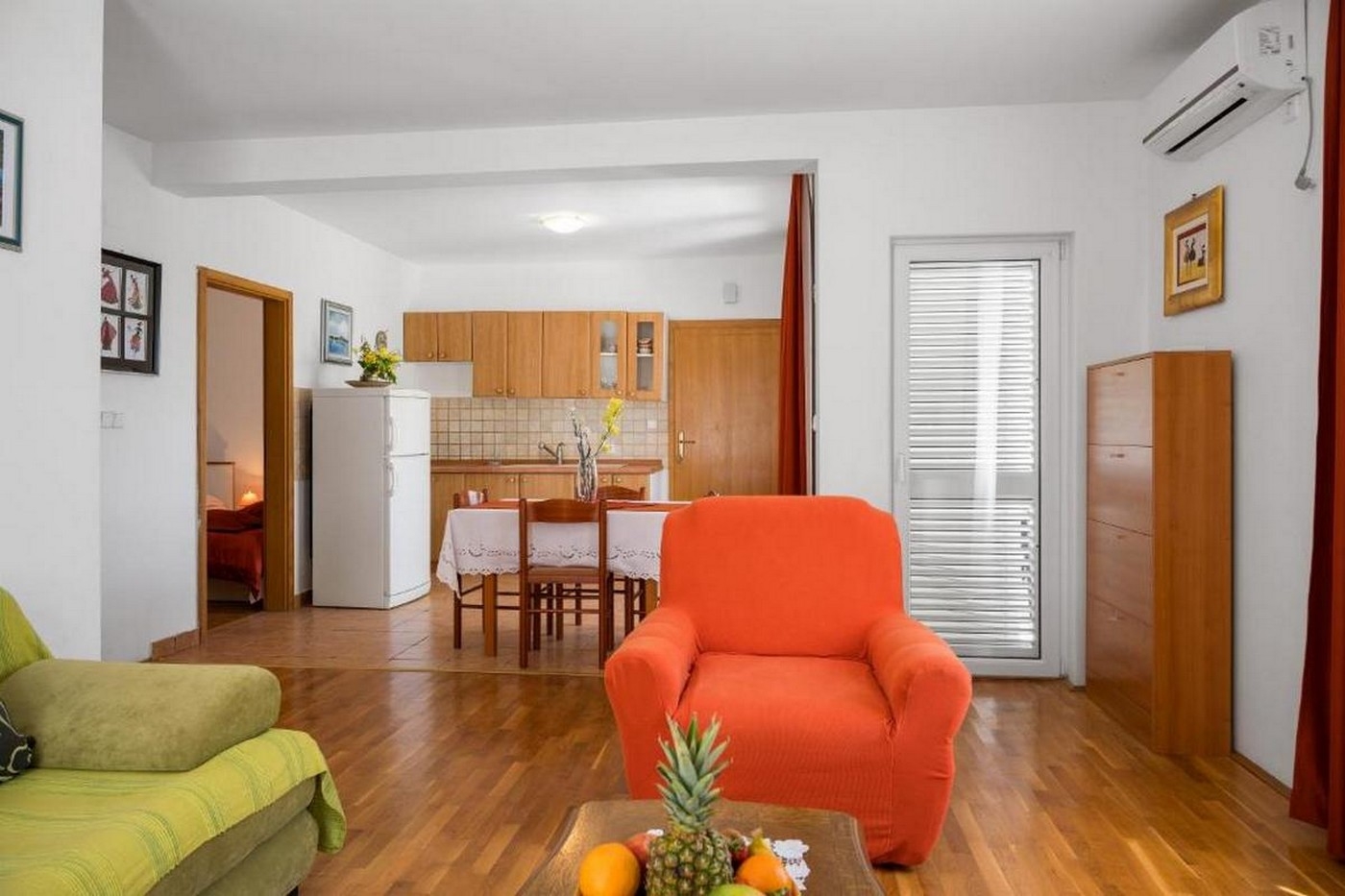 Two bedroom apartment with terrace Bol, Brač  A-b