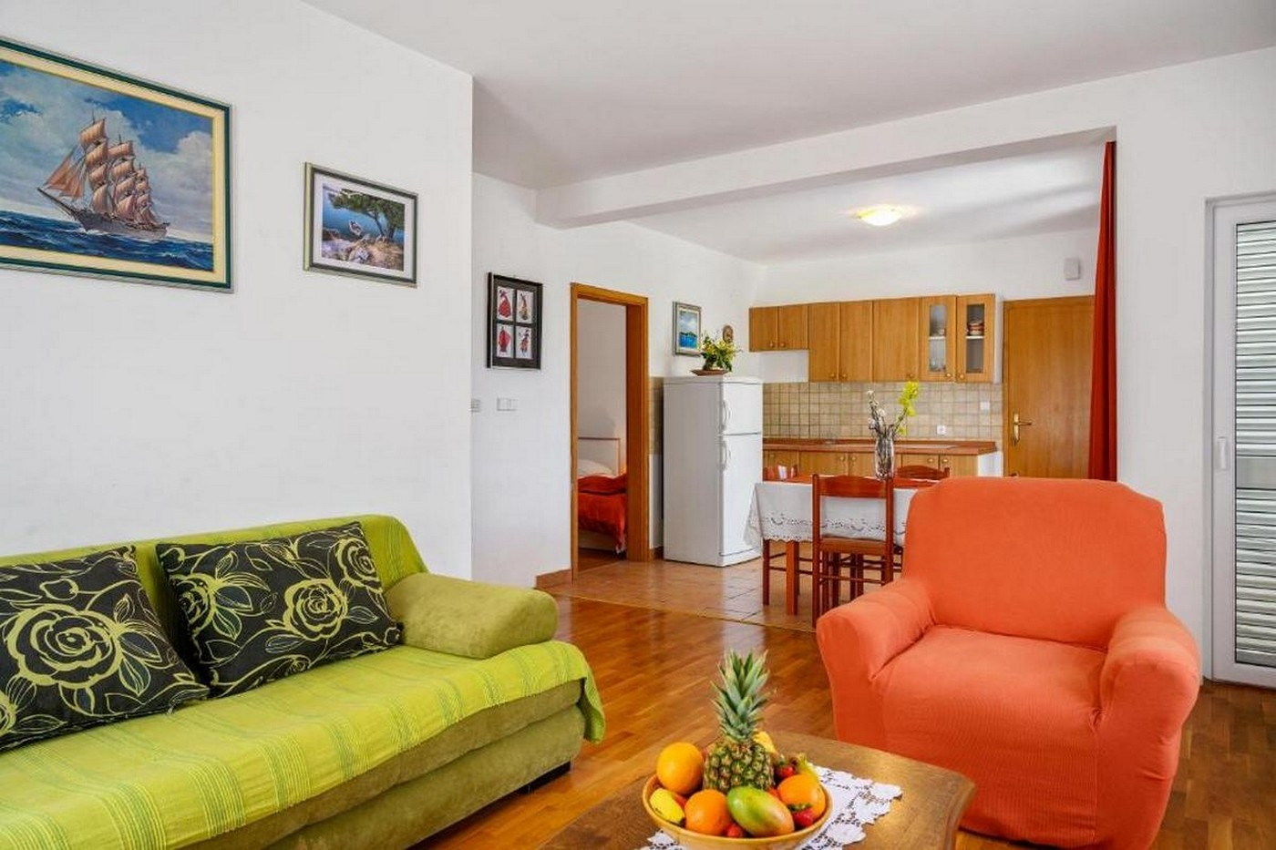 Two bedroom apartment with terrace Bol, Brač  A-b